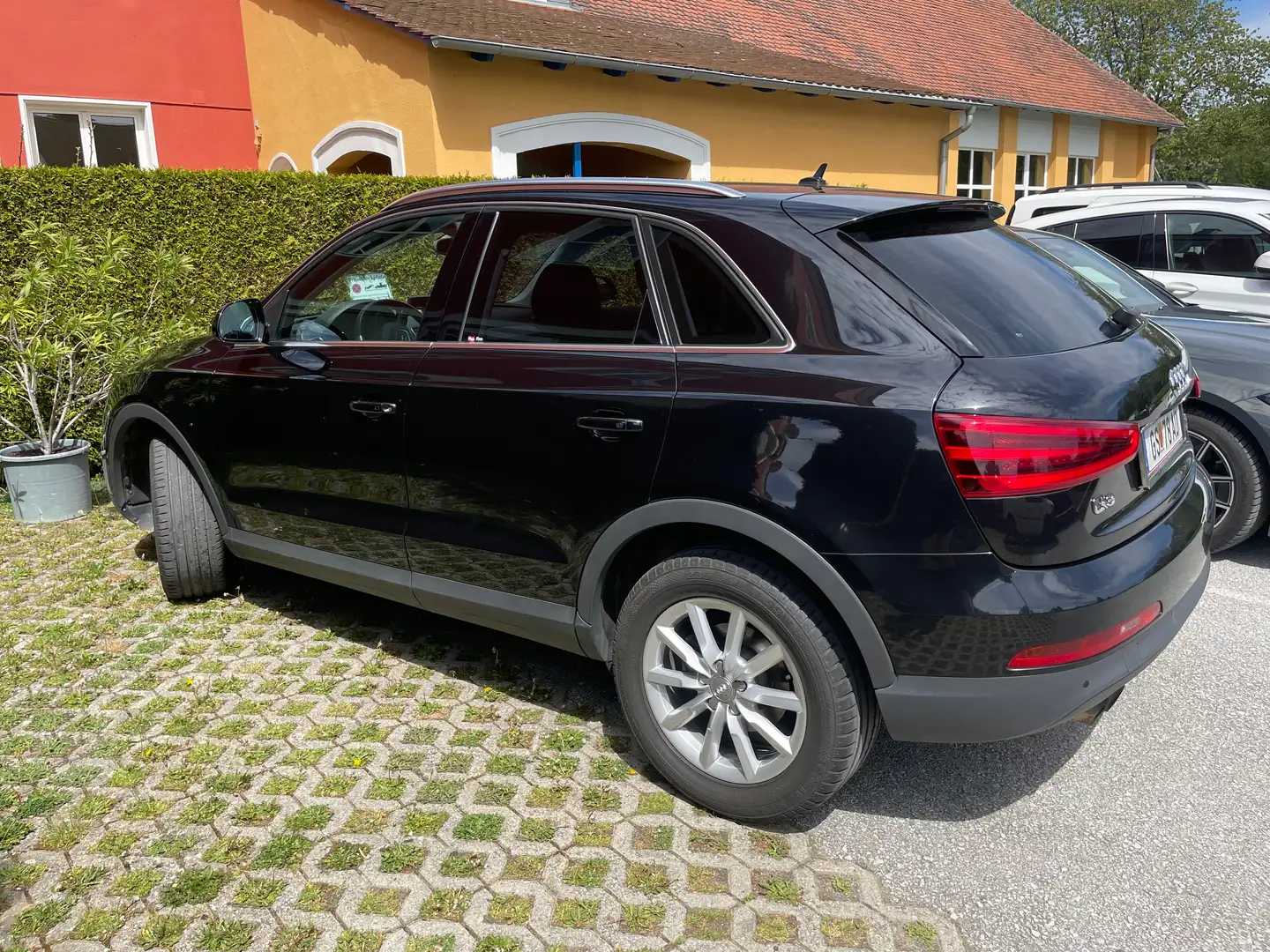 Audi Q3 Q3 2,0 TDI DPF Schwarz - 2