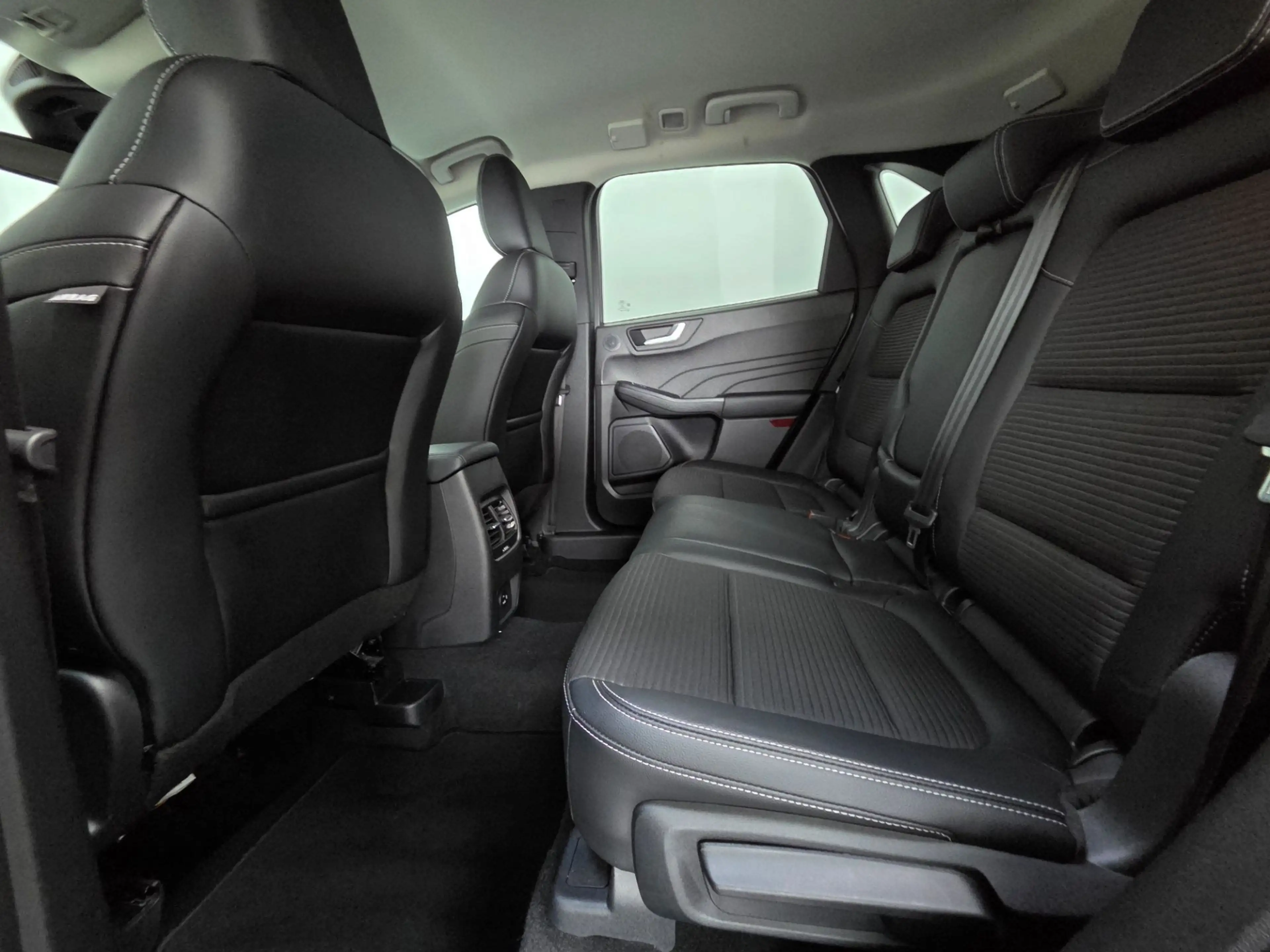 Ford Kuga 1,5 EcoBlue Titanium X Aut. AHK B&O LED Head-Up — photo 15