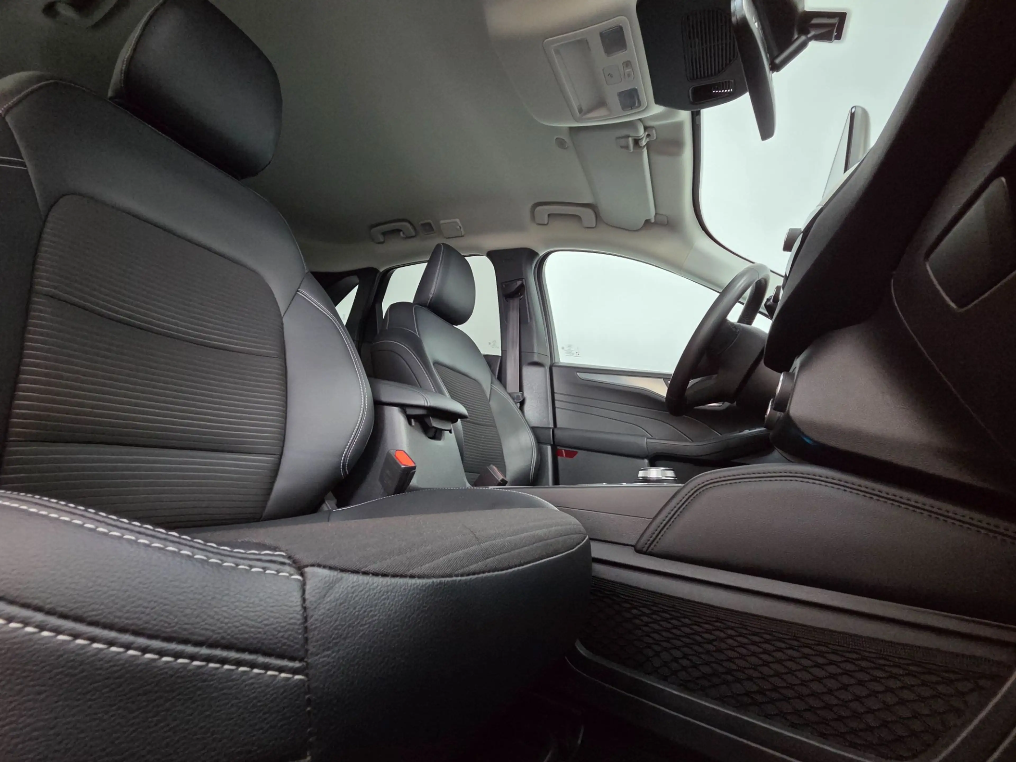 Ford Kuga 1,5 EcoBlue Titanium X Aut. AHK B&O LED Head-Up — photo 13