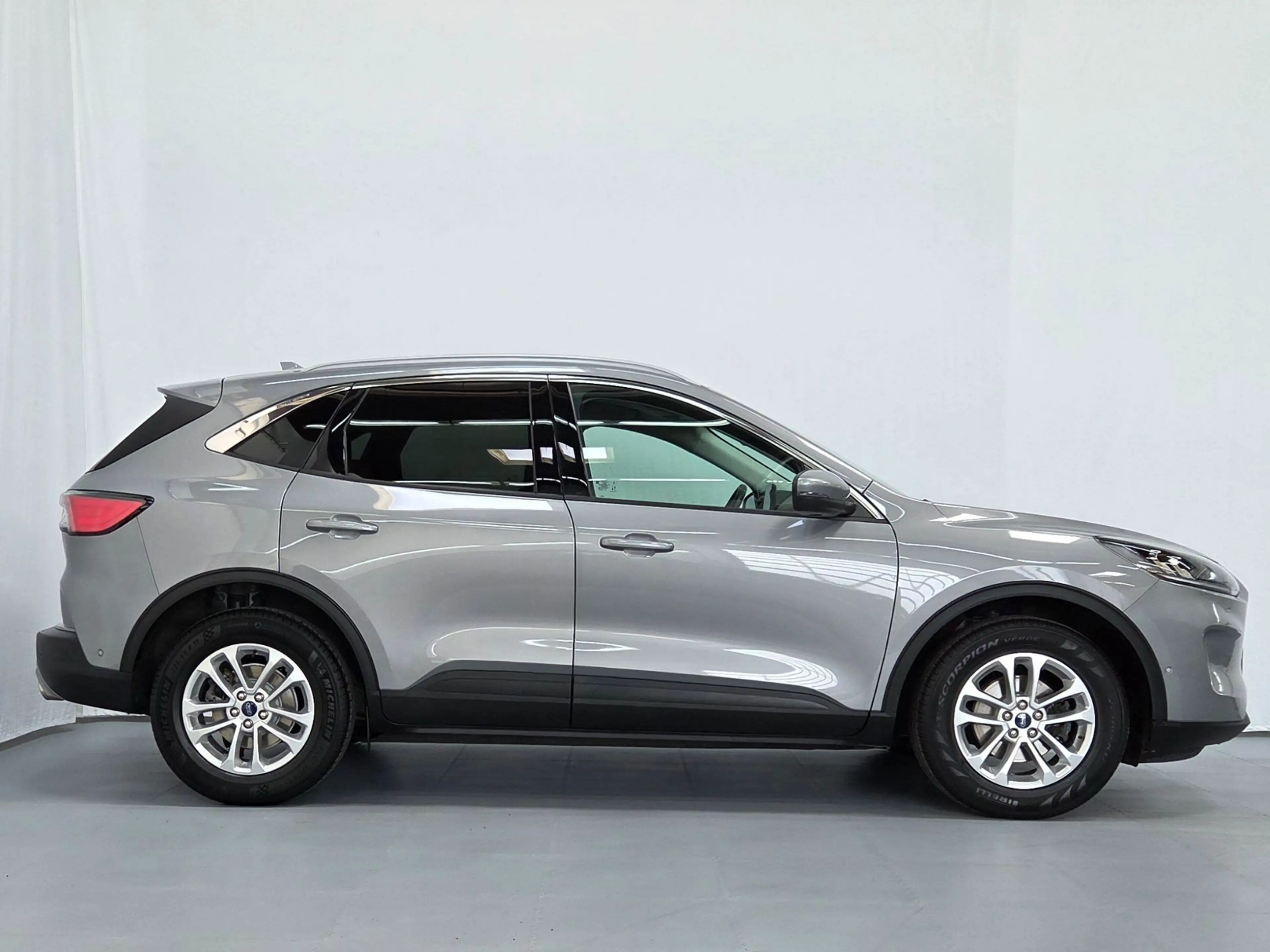 Ford Kuga 1,5 EcoBlue Titanium X Aut. AHK B&O LED Head-Up — photo 2