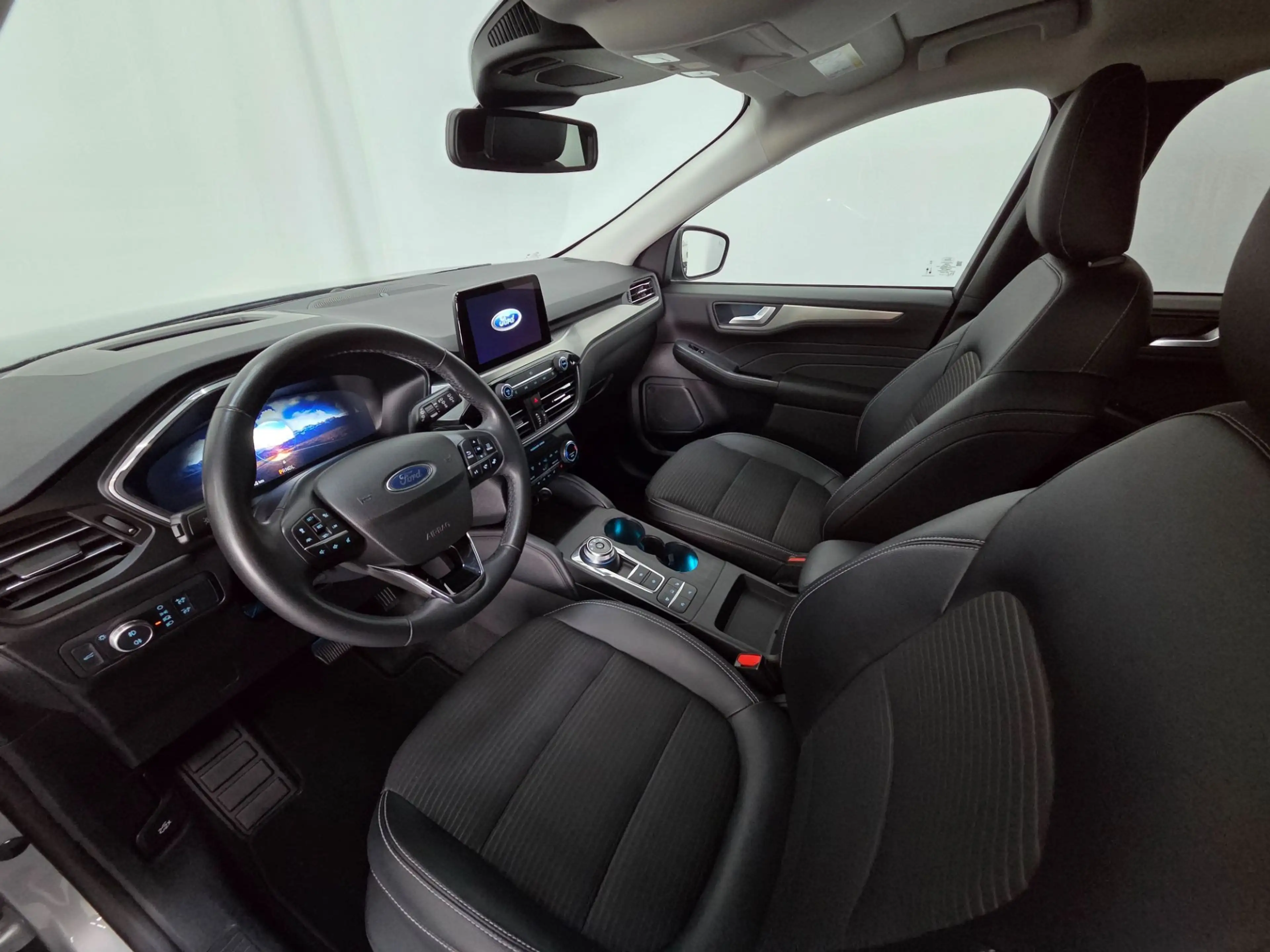 Ford Kuga 1,5 EcoBlue Titanium X Aut. AHK B&O LED Head-Up — photo 11