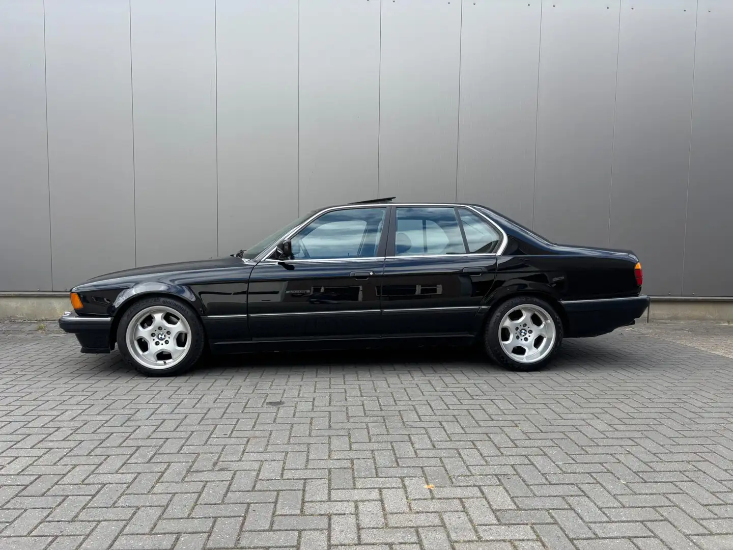 BMW 735 7-serie 735i Zwart - 2