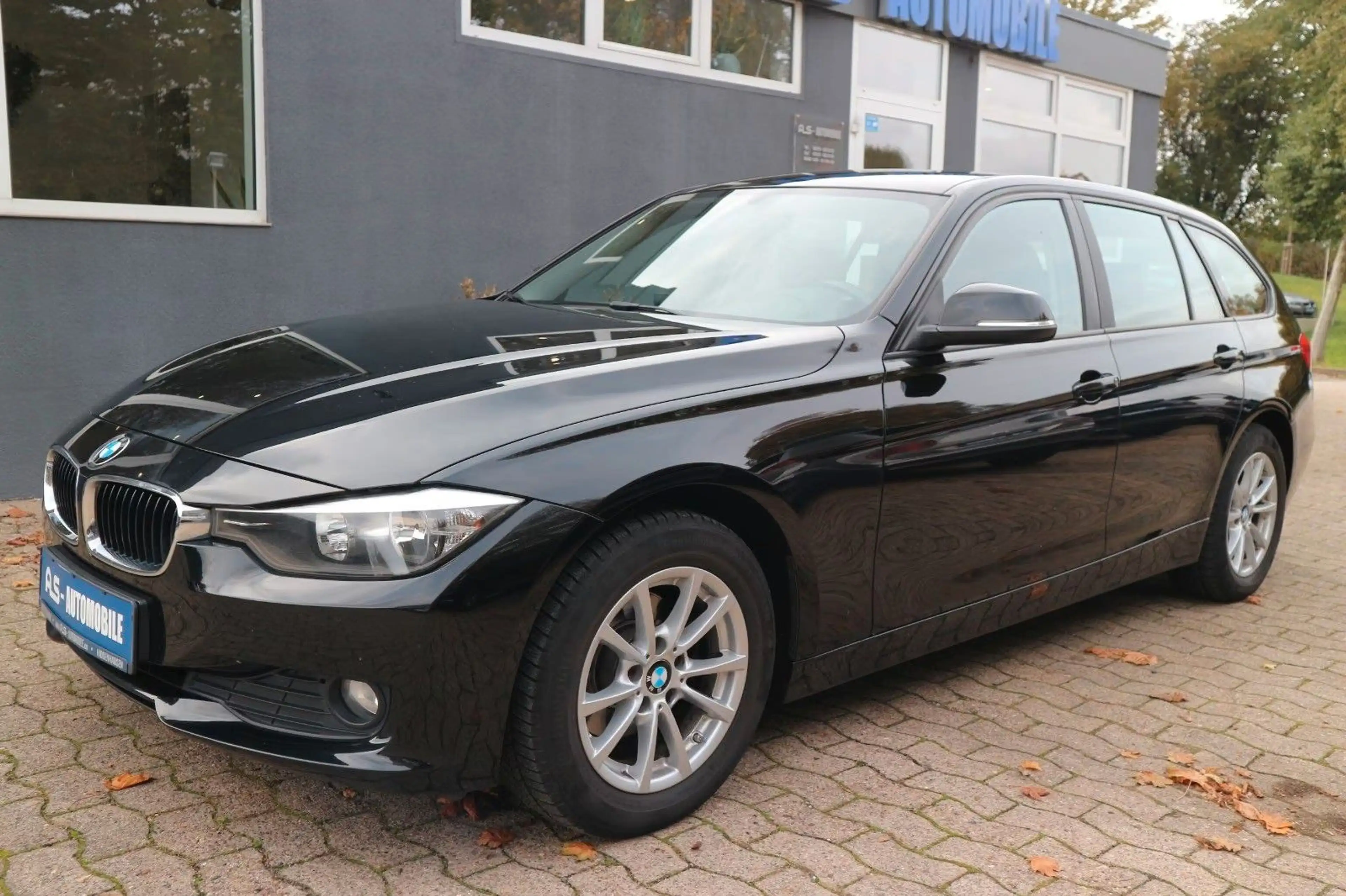 BMW 316 d Touring *2.HAND | PDC | KLIMAAUTO | SHZ* — photo 3