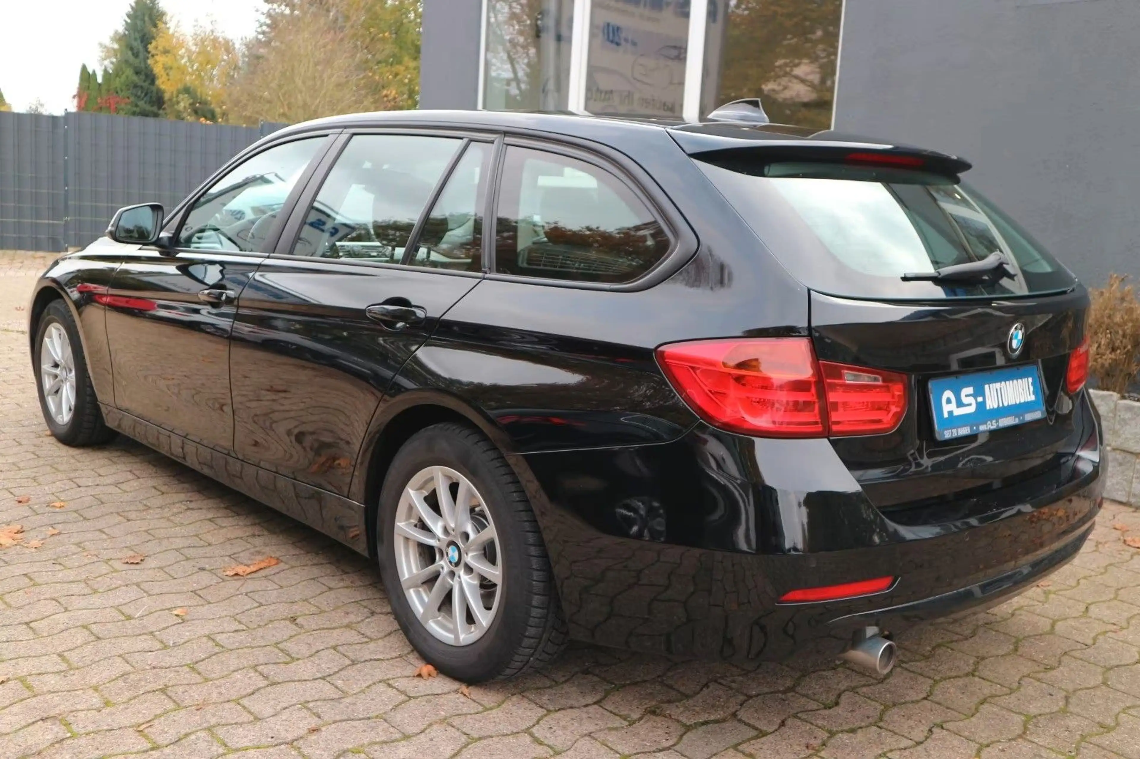 BMW 316 d Touring *2.HAND | PDC | KLIMAAUTO | SHZ* — photo 4
