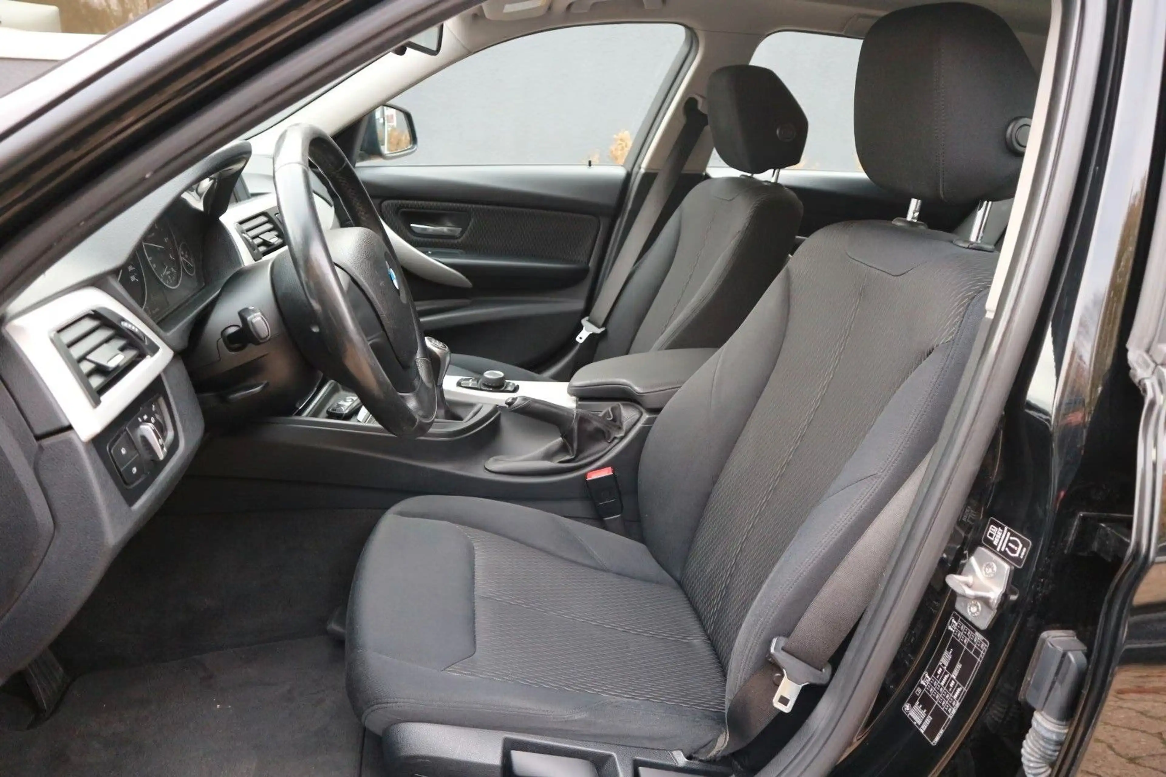 BMW 316 d Touring *2.HAND | PDC | KLIMAAUTO | SHZ* — photo 7