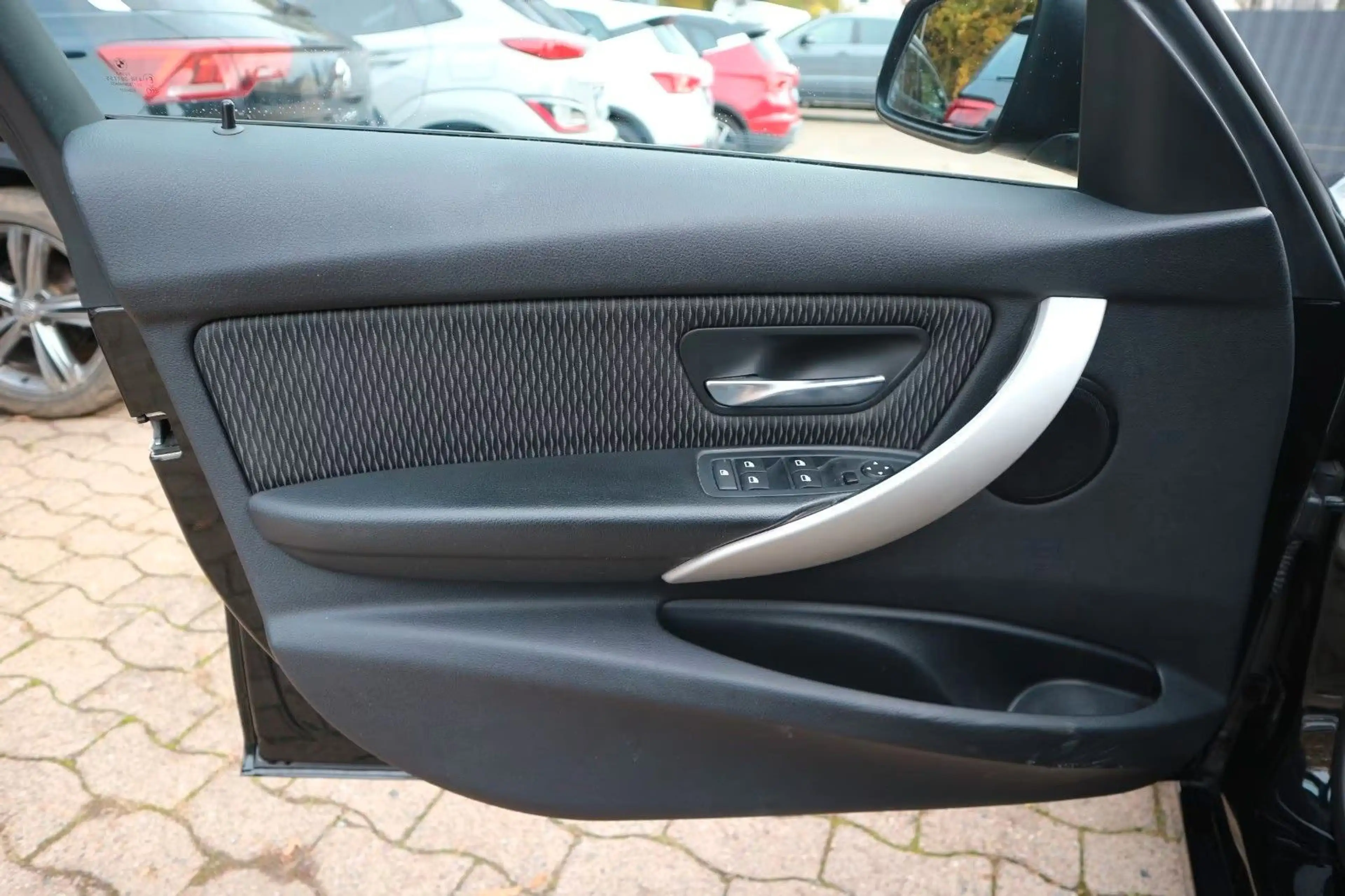 BMW 316 d Touring *2.HAND | PDC | KLIMAAUTO | SHZ* — photo 9