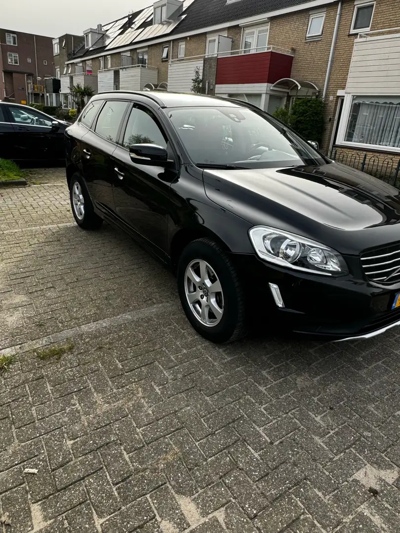 Volvo XC60 D3 Kinetic Zwart - 1