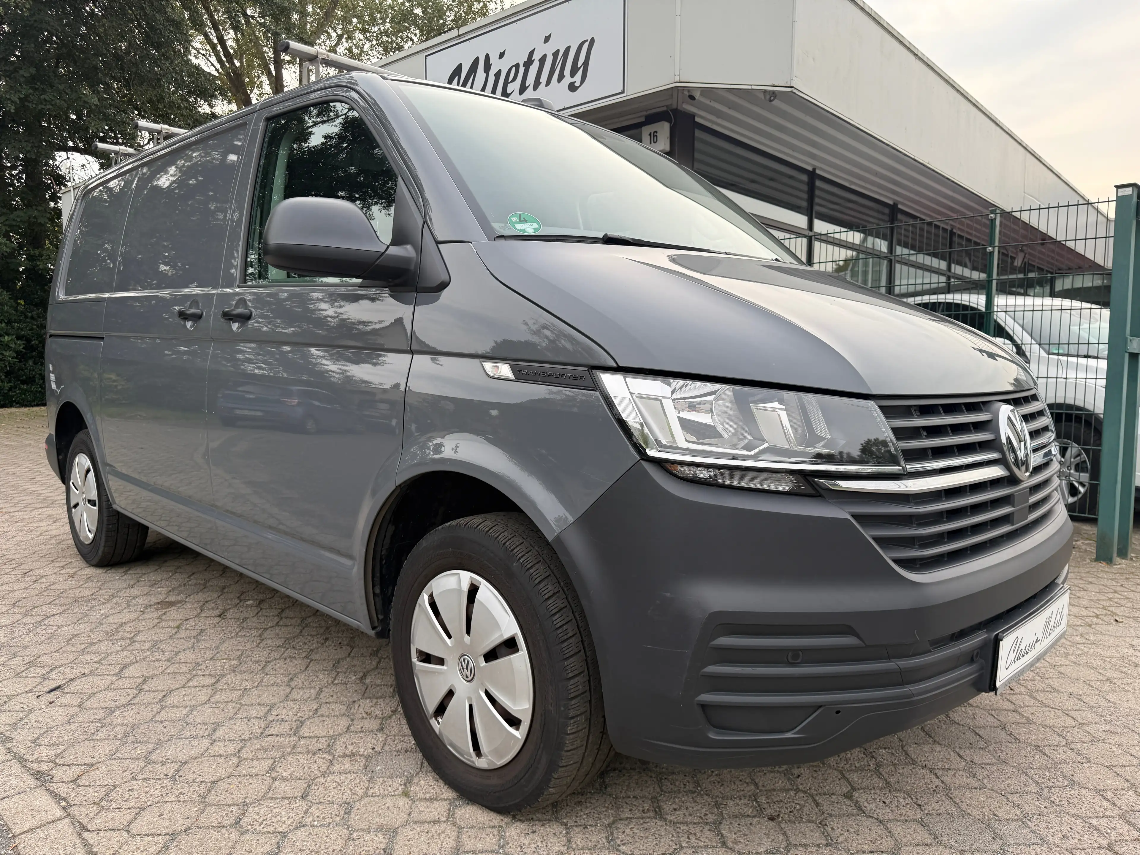Volkswagen T6.1 Transporter 2.0 TDI Kasten EcoProfi *nur 44 TKM*1.Hand*Kamera*Klima*PDC*AHK* — photo 3
