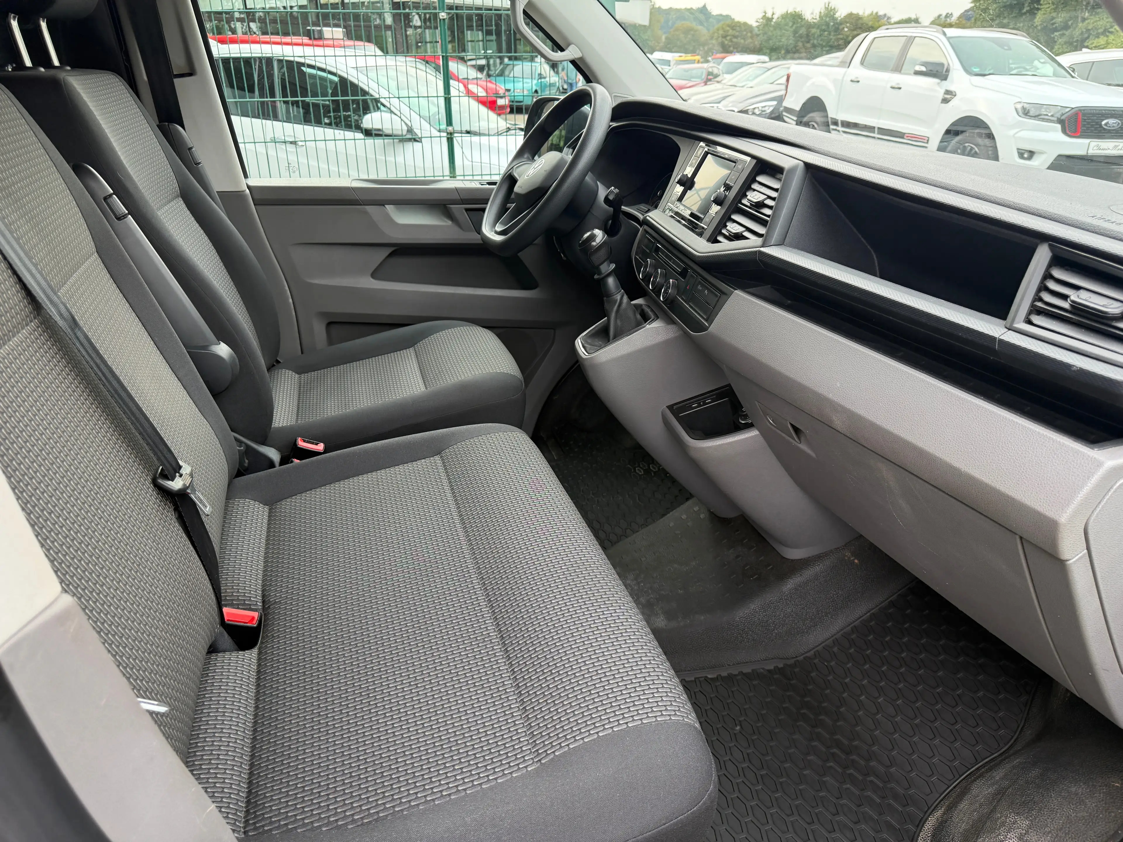 Volkswagen T6.1 Transporter 2.0 TDI Kasten EcoProfi *nur 44 TKM*1.Hand*Kamera*Klima*PDC*AHK* — photo 10