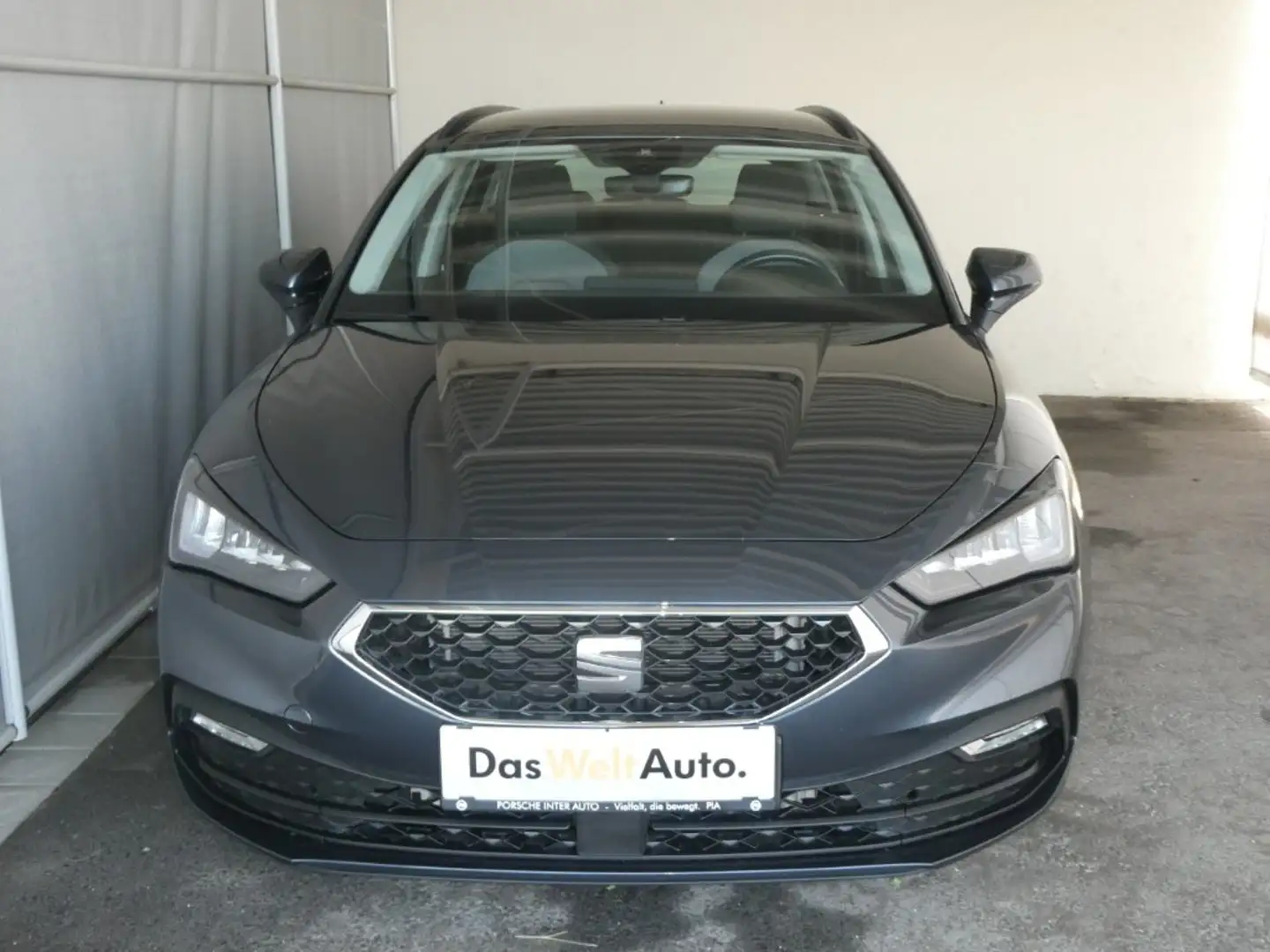 SEAT Leon Style 1.0 TSI 110 PS Grau - 2