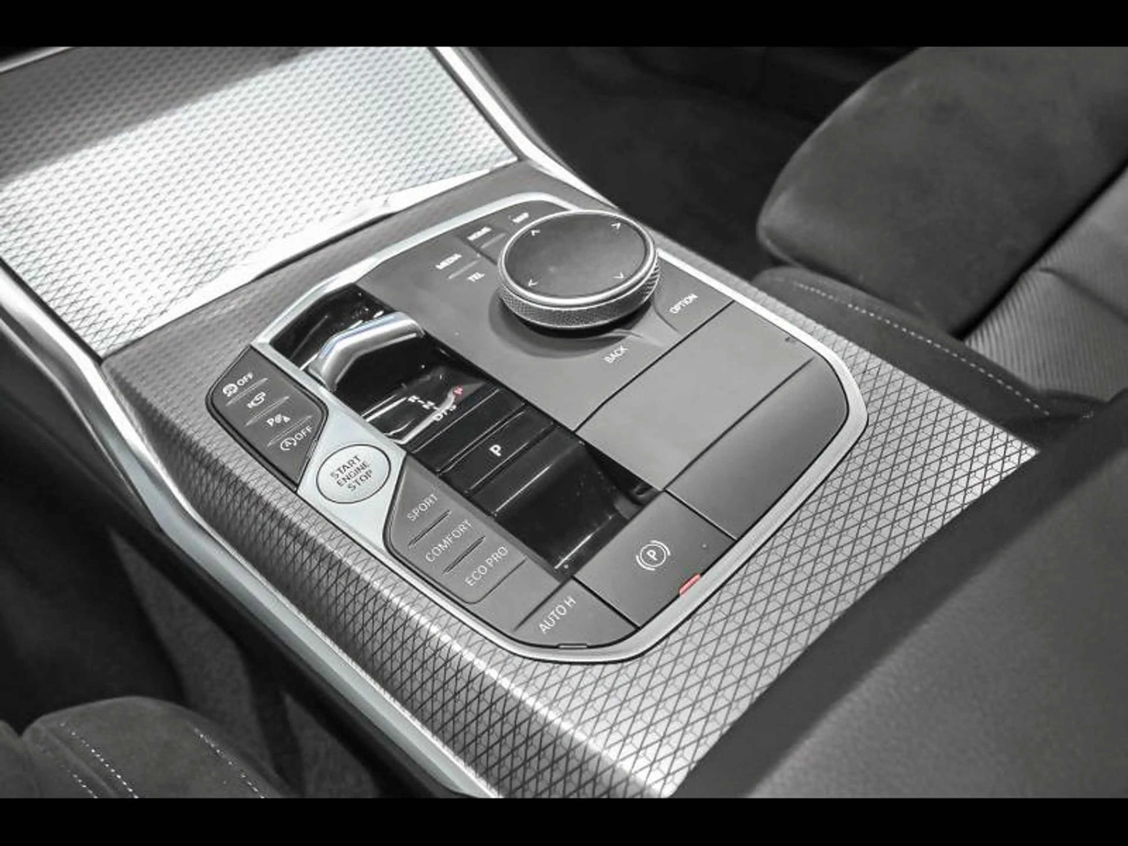 BMW 320 i Touring - MPACKPRO|DASS+|360CAM|HUD|COMFORT — photo 11