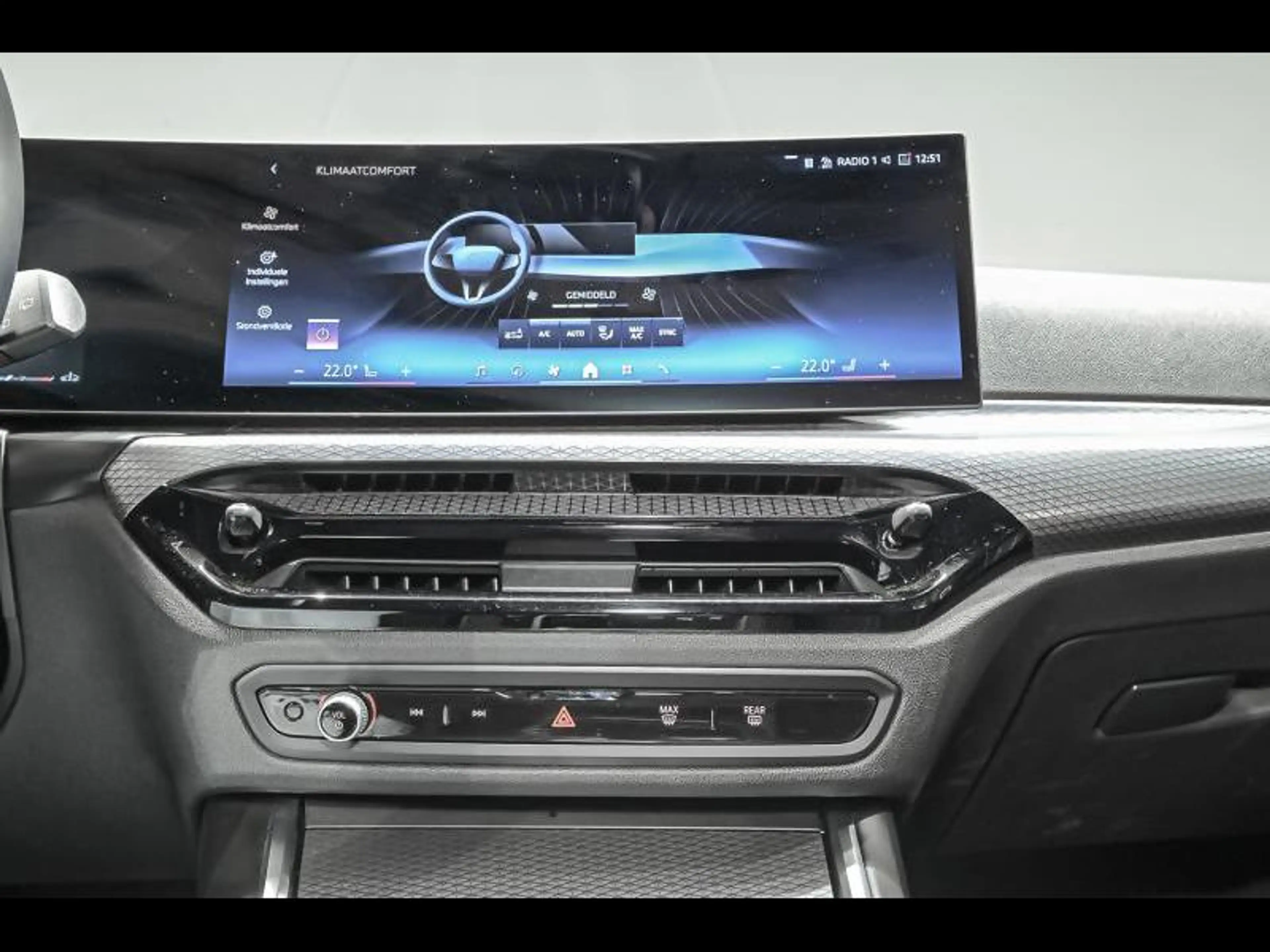BMW 320 i Touring - MPACKPRO|DASS+|360CAM|HUD|COMFORT — photo 12