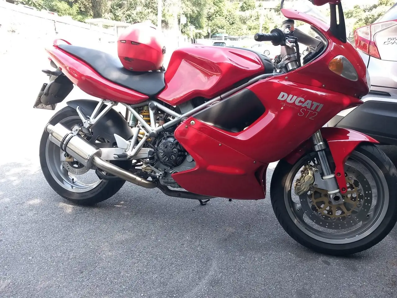 Ducati ST 2