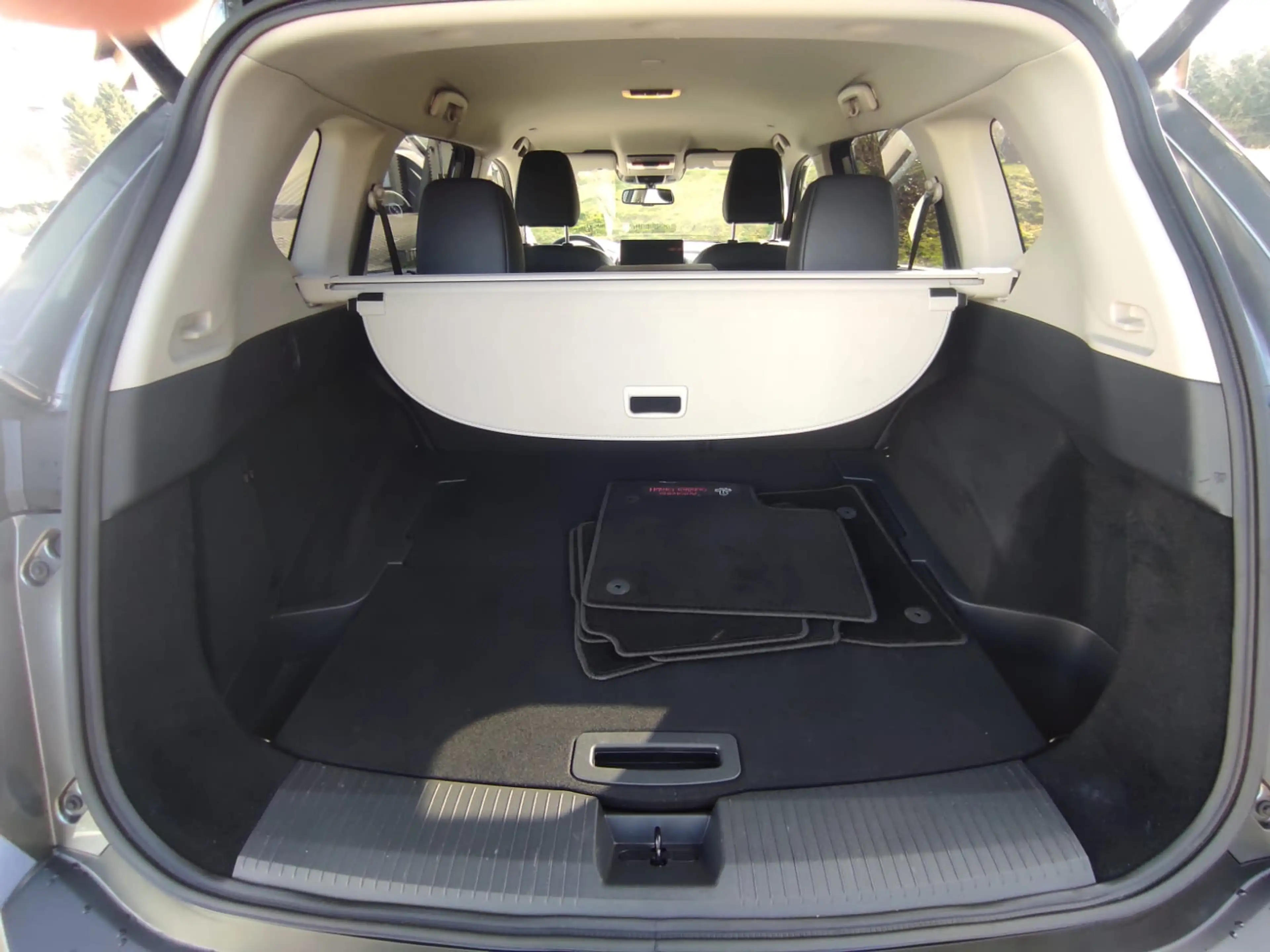 Nissan X-Trail e-Power e-4orce Tekna 4x4 — photo 10
