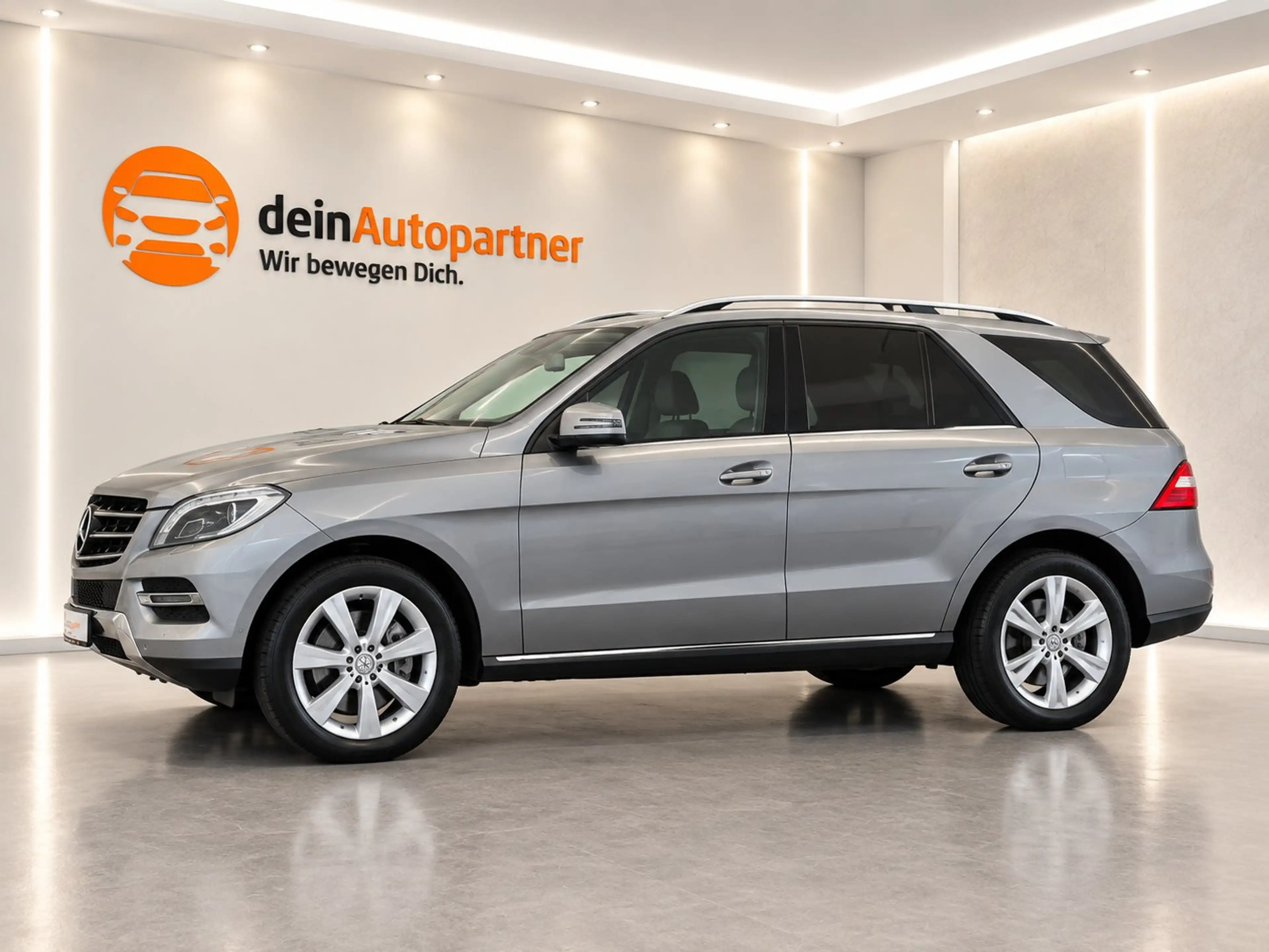 Mercedes-Benz ML 350 CDI AHK/Luft Fahrwerk/RFK/Pano D. — photo 8