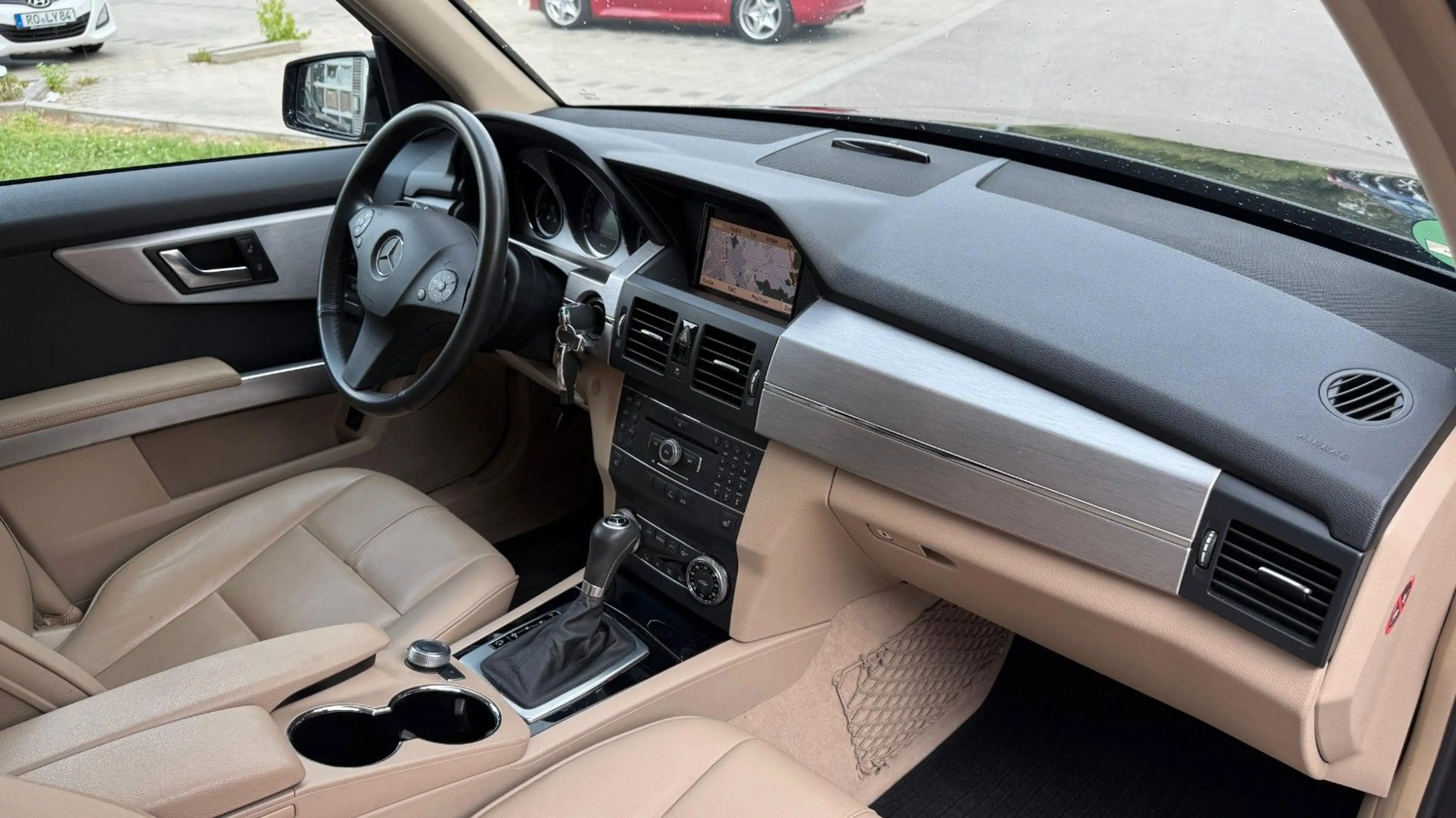 Mercedes-Benz GLK 350 4Matic/Navi/Pano/Kamera/AMG Paket — photo 11