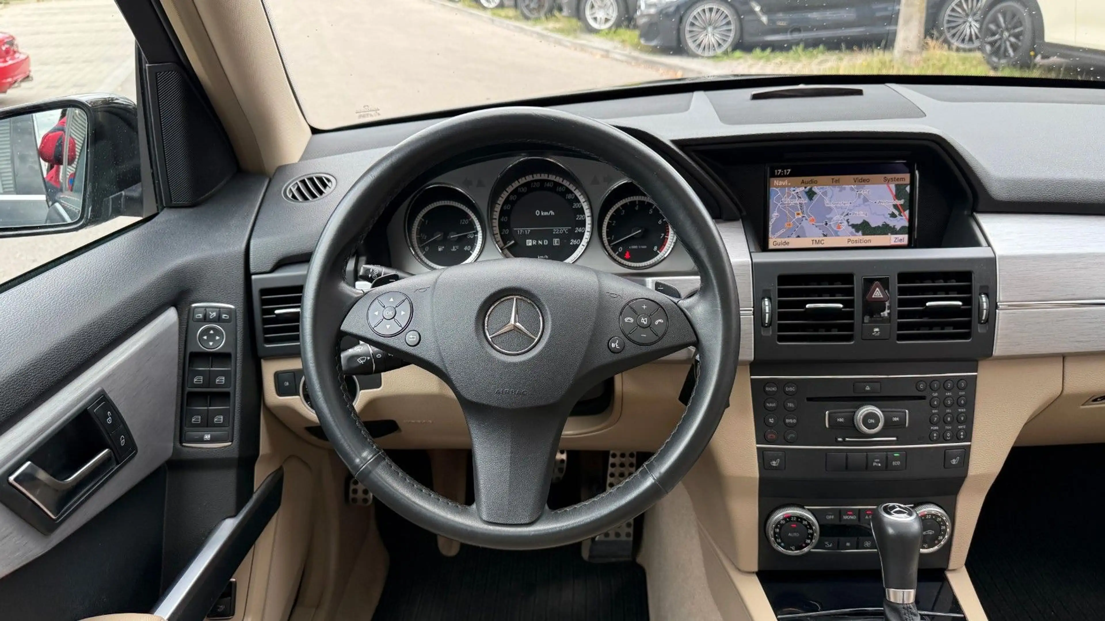 Mercedes-Benz GLK 350 4Matic/Navi/Pano/Kamera/AMG Paket — photo 14