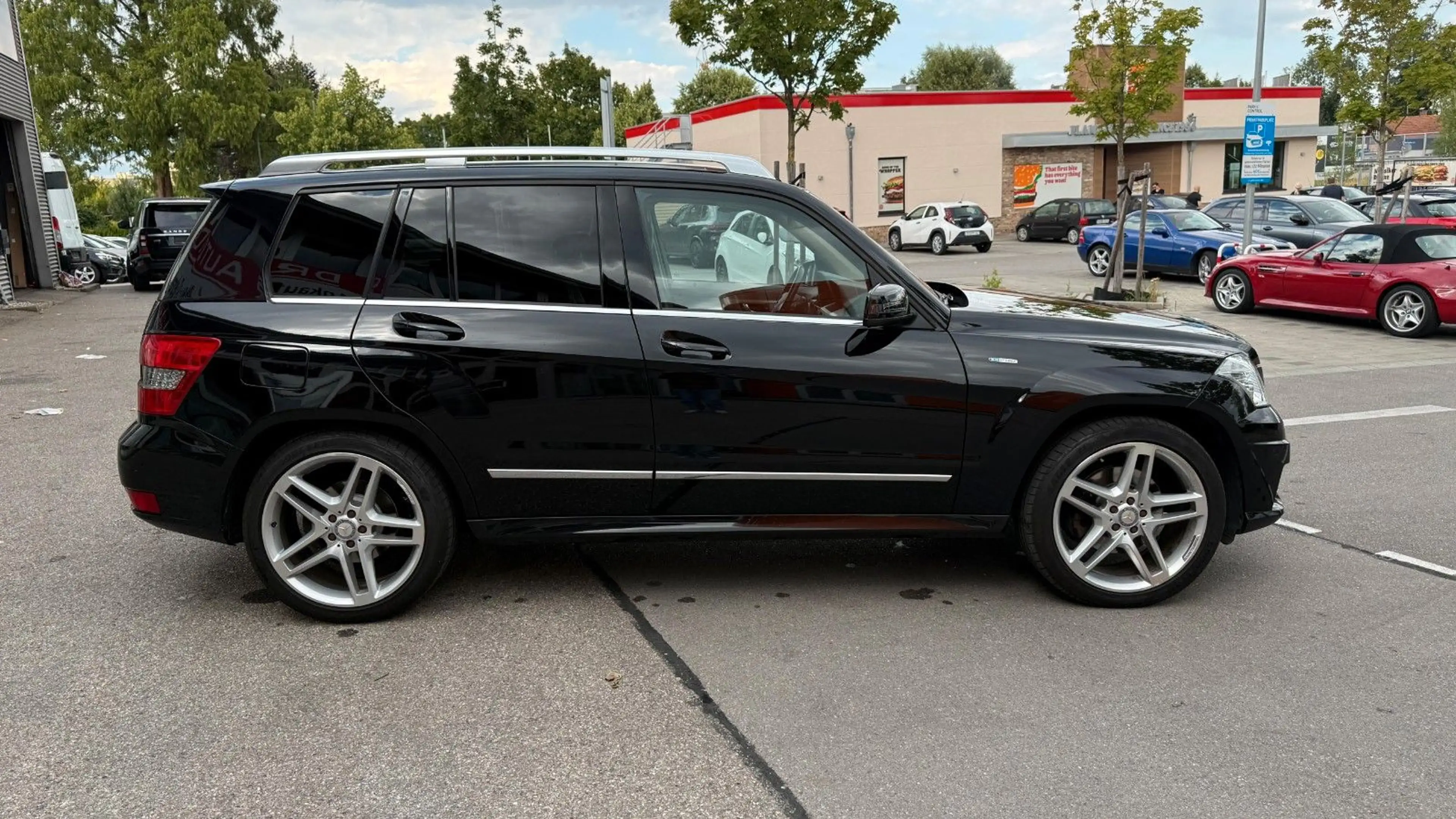 Mercedes-Benz GLK 350 4Matic/Navi/Pano/Kamera/AMG Paket — photo 6