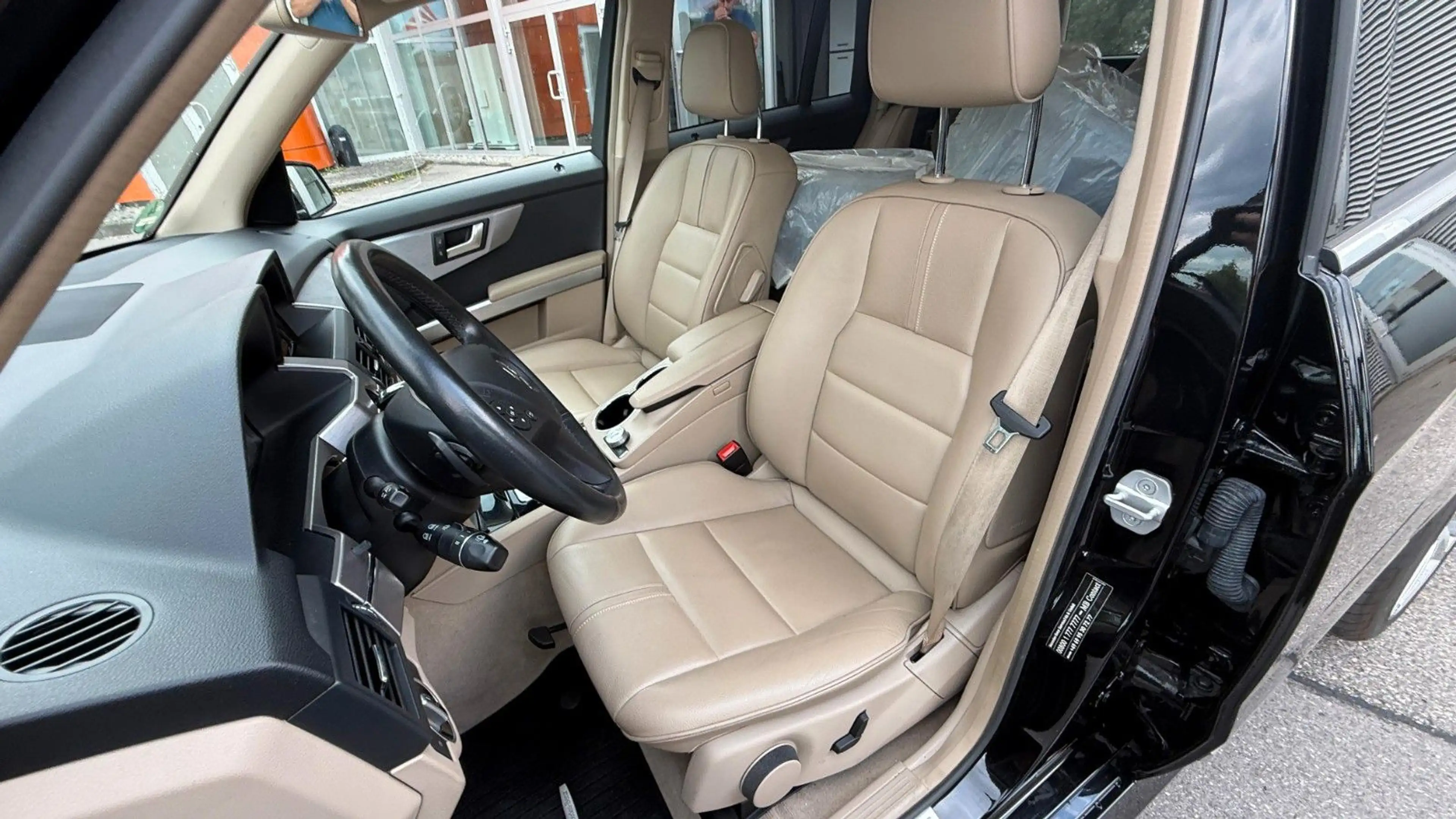Mercedes-Benz GLK 350 4Matic/Navi/Pano/Kamera/AMG Paket — photo 10