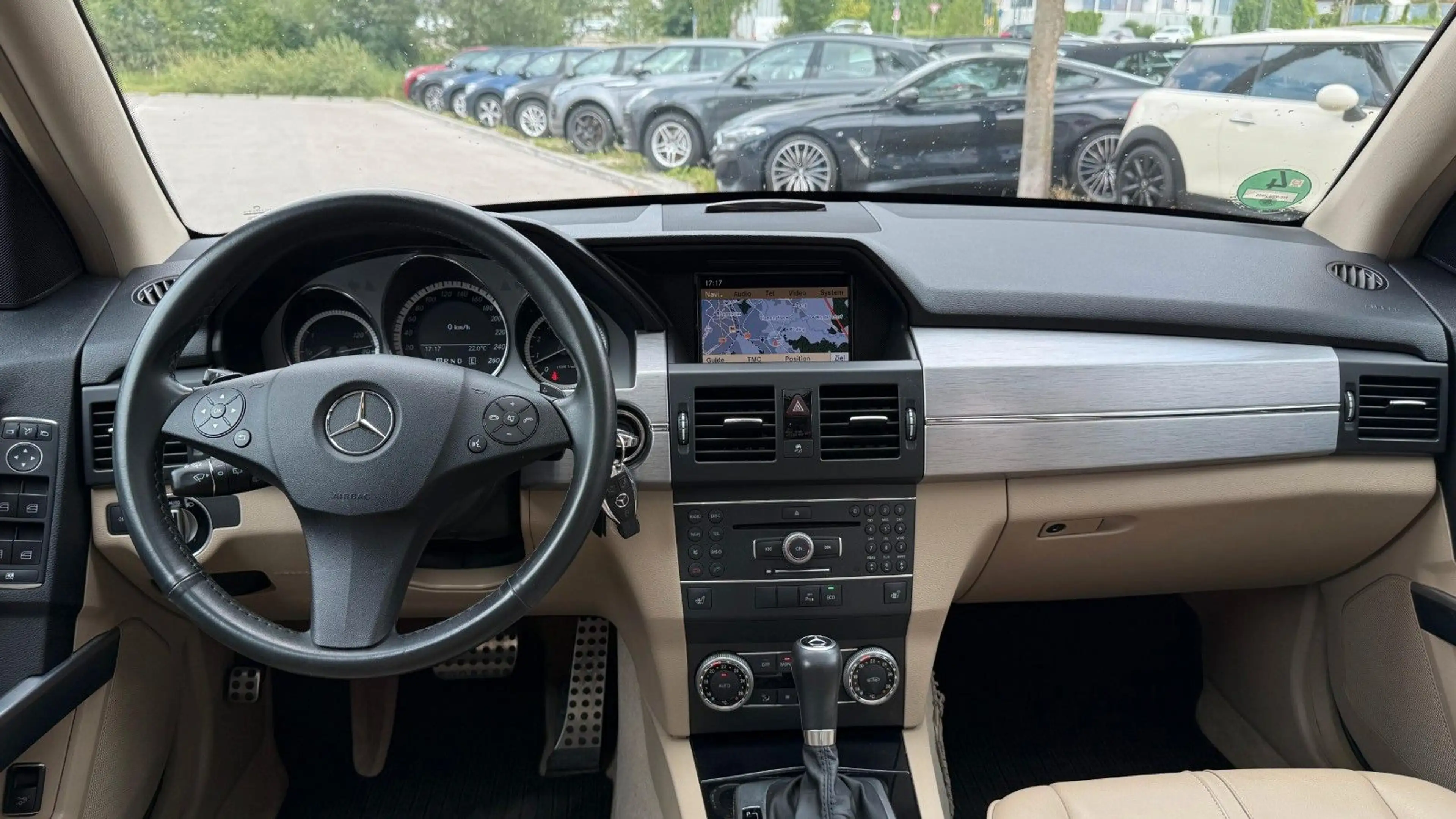Mercedes-Benz GLK 350 4Matic/Navi/Pano/Kamera/AMG Paket — photo 13