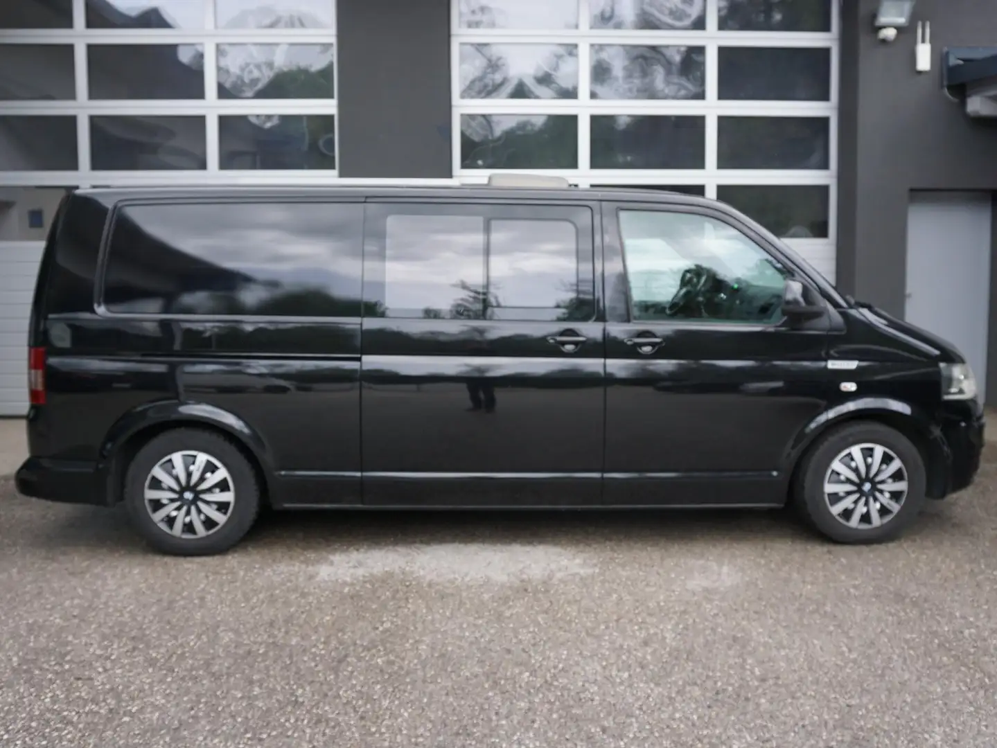 Volkswagen T5 Shuttle Wohnmobil Schwarz - 2
