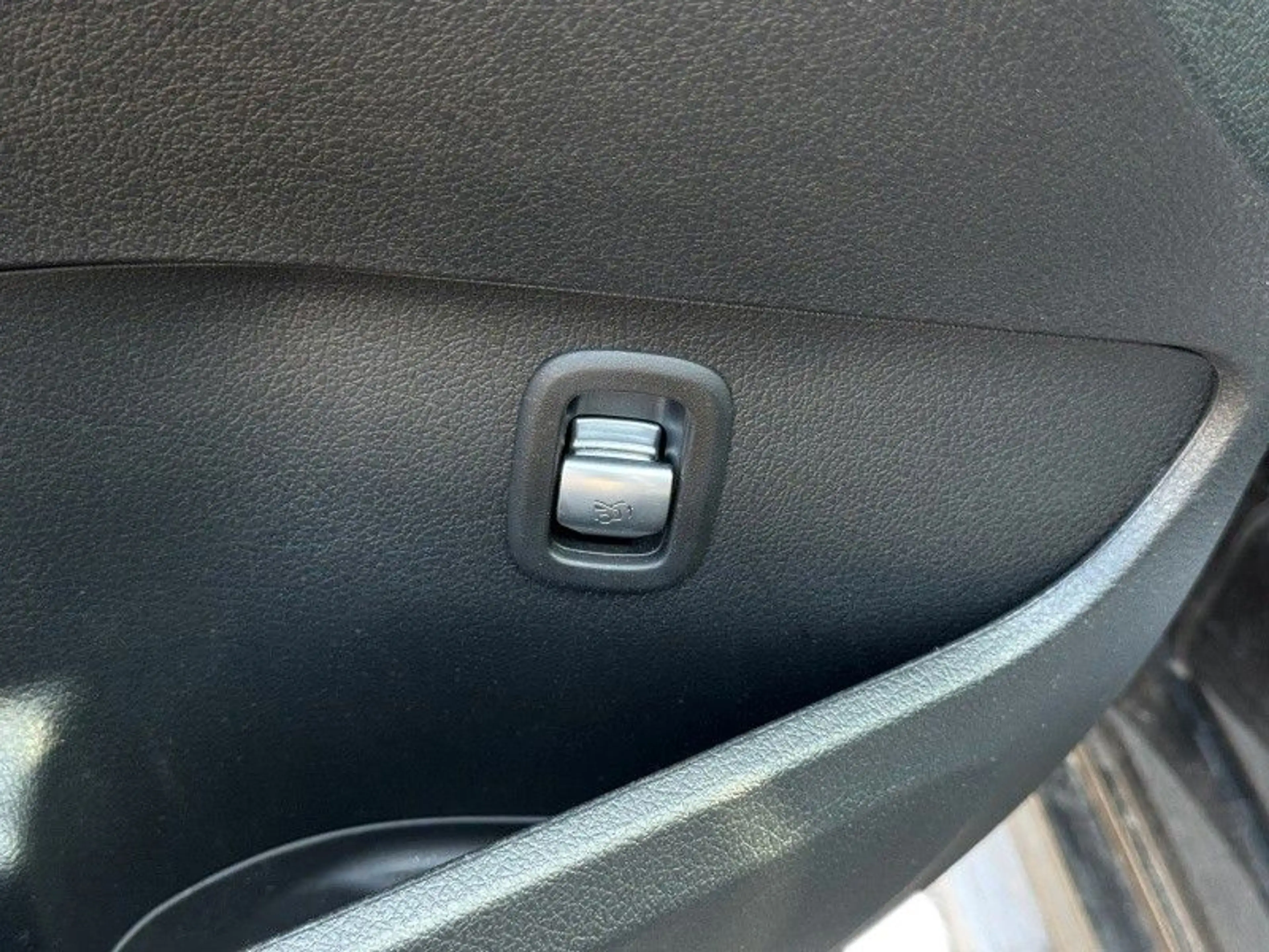 Mercedes-Benz C 220 d  AMG Line — photo 21