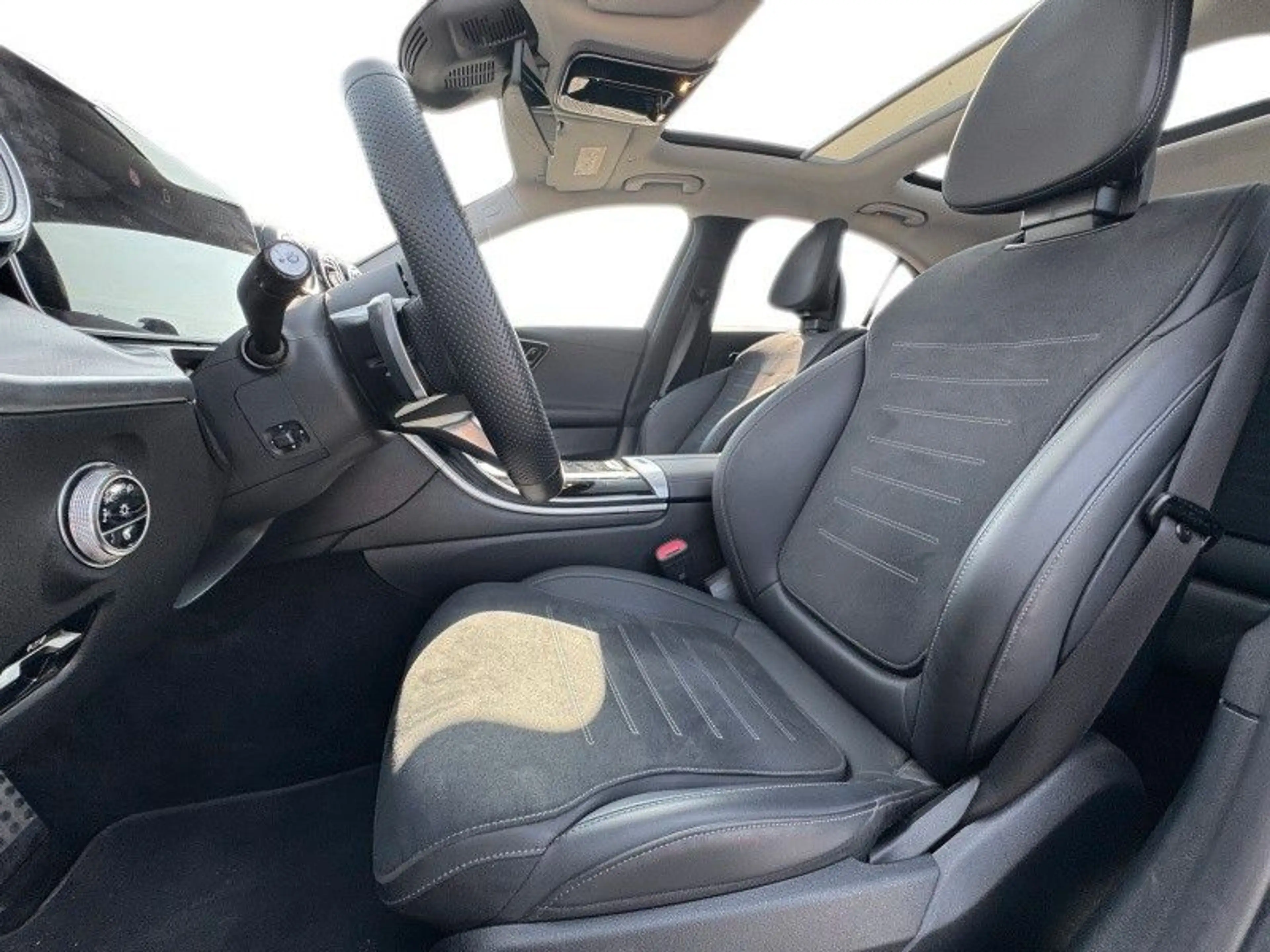 Mercedes-Benz C 220 d  AMG Line — photo 22