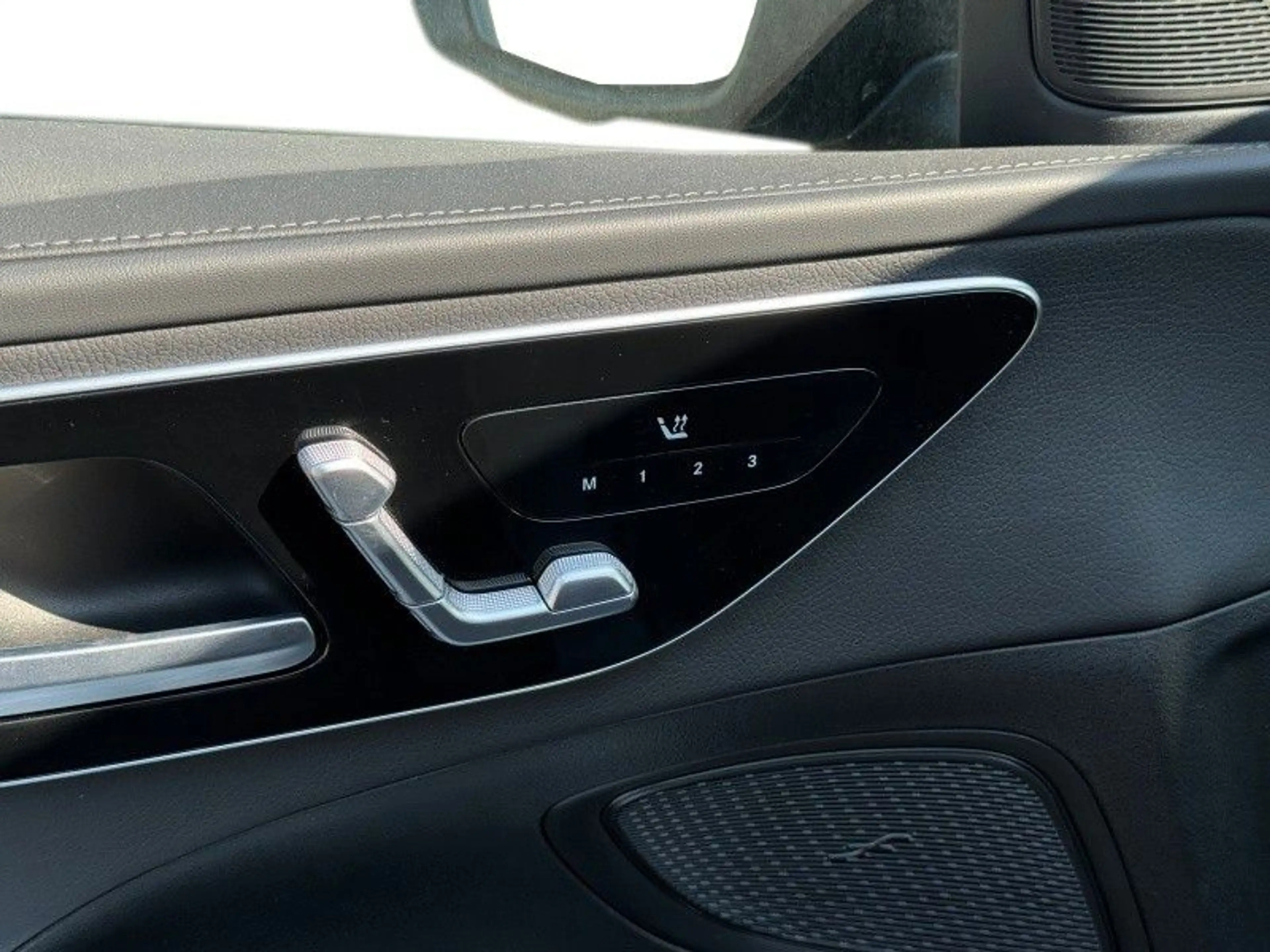 Mercedes-Benz C 220 d  AMG Line — photo 20