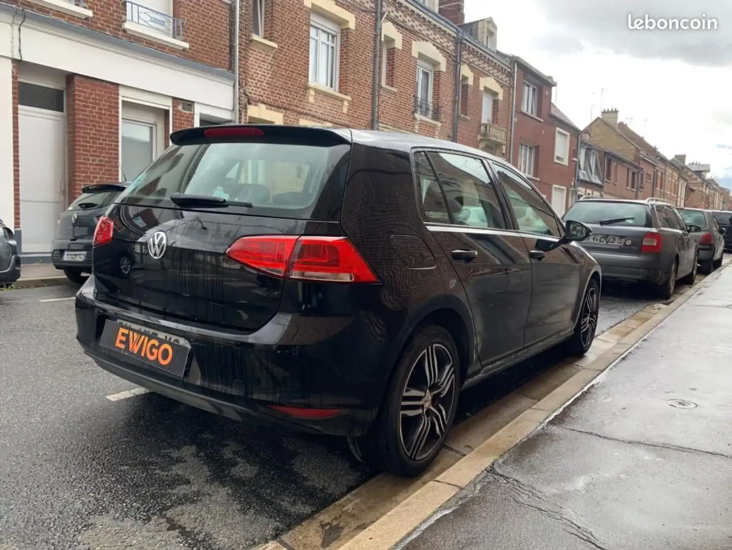 Volkswagen Golf 1.2 TSI 85 BLUEMOTION TREND LINE RADAR AV-AR Schwarz - 2