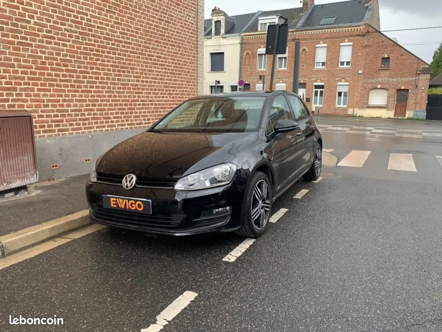 Volkswagen Golf 1.2 TSI 85 BLUEMOTION TREND LINE RADAR AV-AR Schwarz - 1