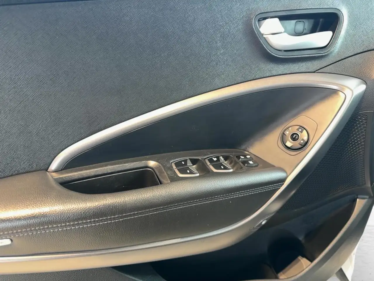 Hyundai SANTA FE снимка Hyundai SANTA FE