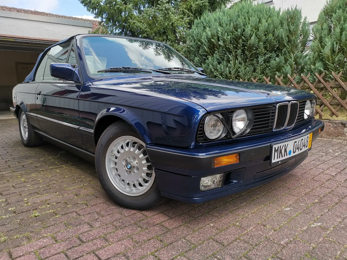 BMW 318 BMW E 30 Cabrio el. Verdeck Leichtmetall Felgen Blau - 1