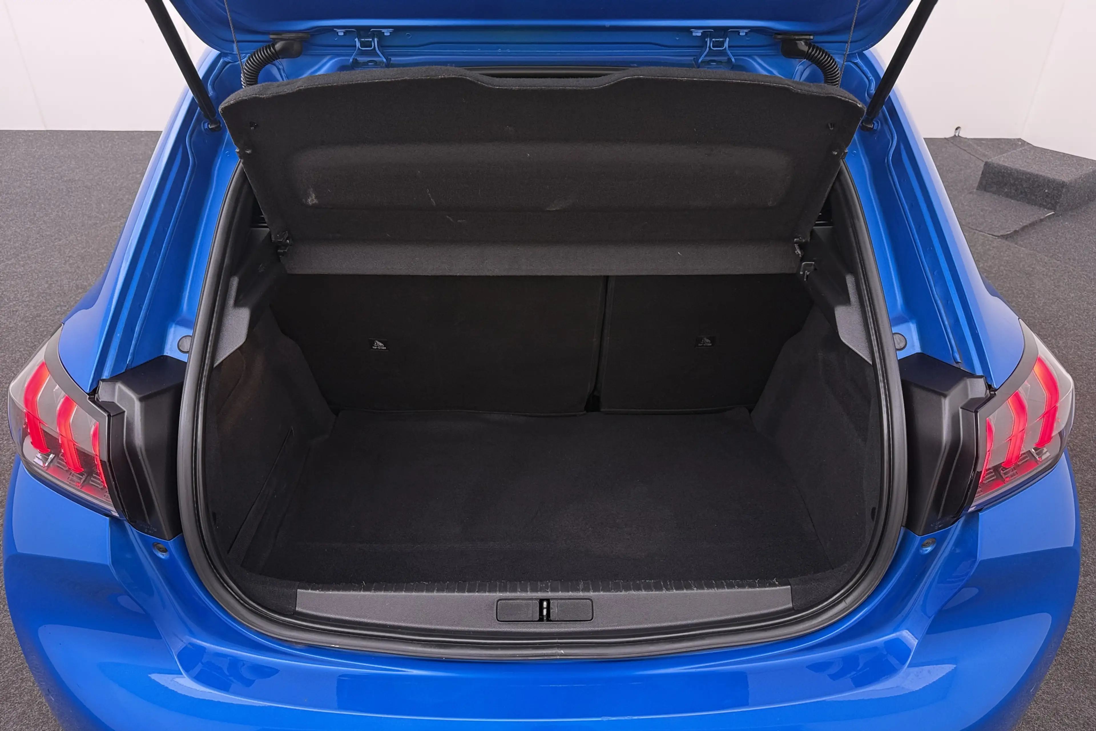 Peugeot e-208 EV Allure 50 kWh (93%SOH) Half-Leder Camera Climat — photo 12