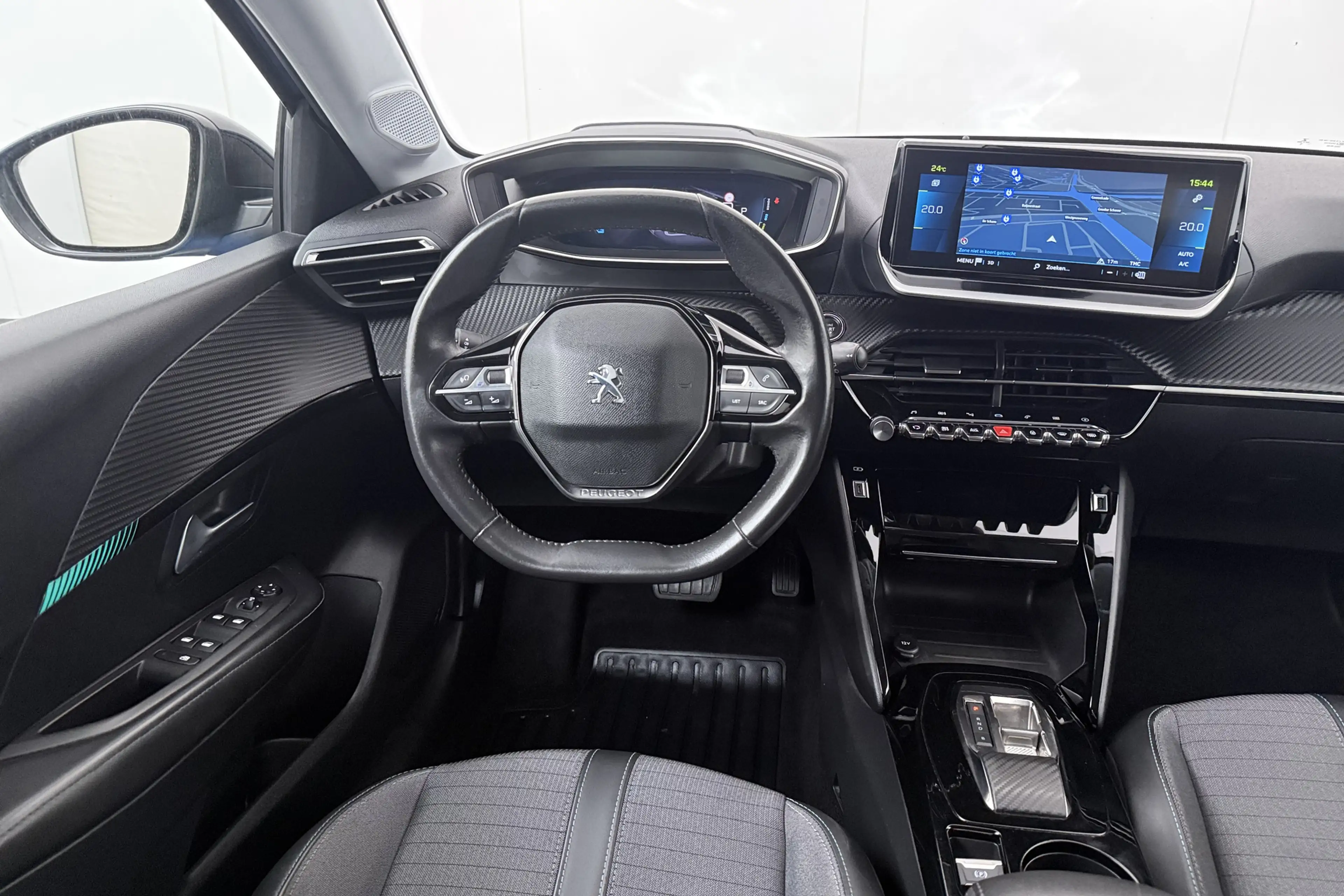 Peugeot e-208 EV Allure 50 kWh (93%SOH) Half-Leder Camera Climat — photo 15