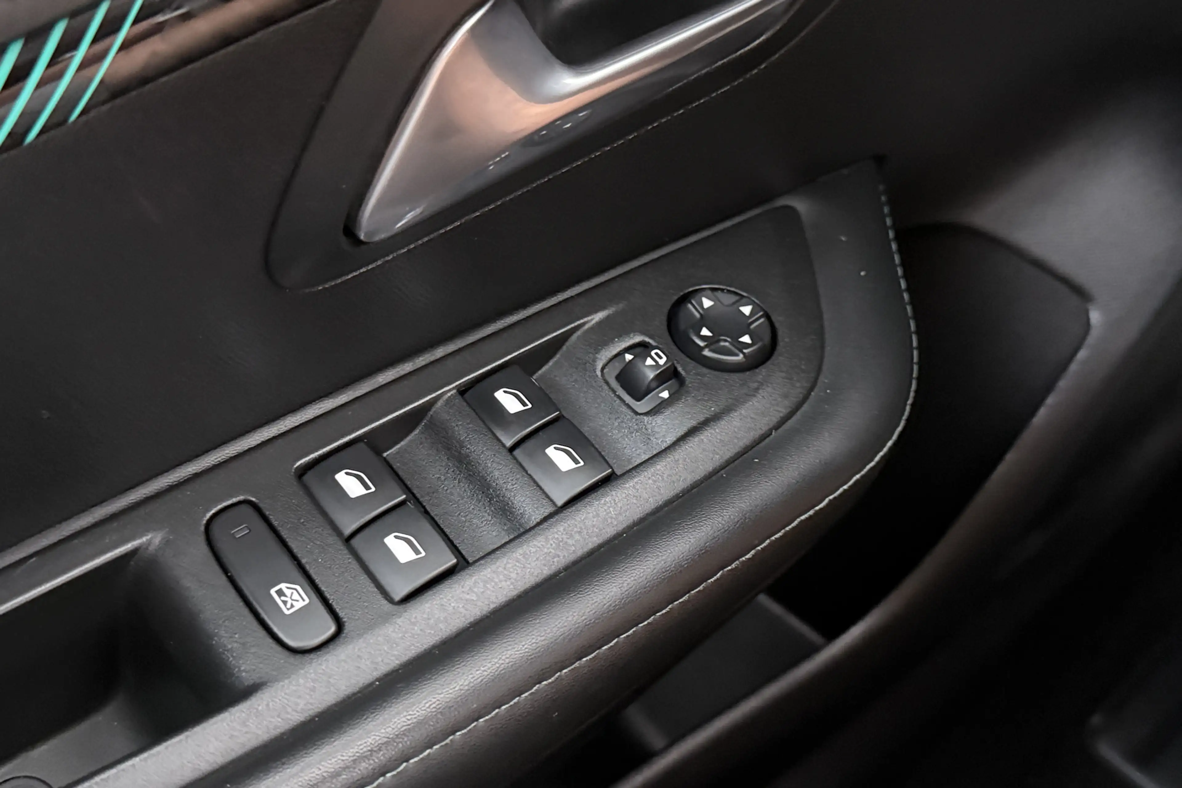 Peugeot e-208 EV Allure 50 kWh (93%SOH) Half-Leder Camera Climat — photo 16