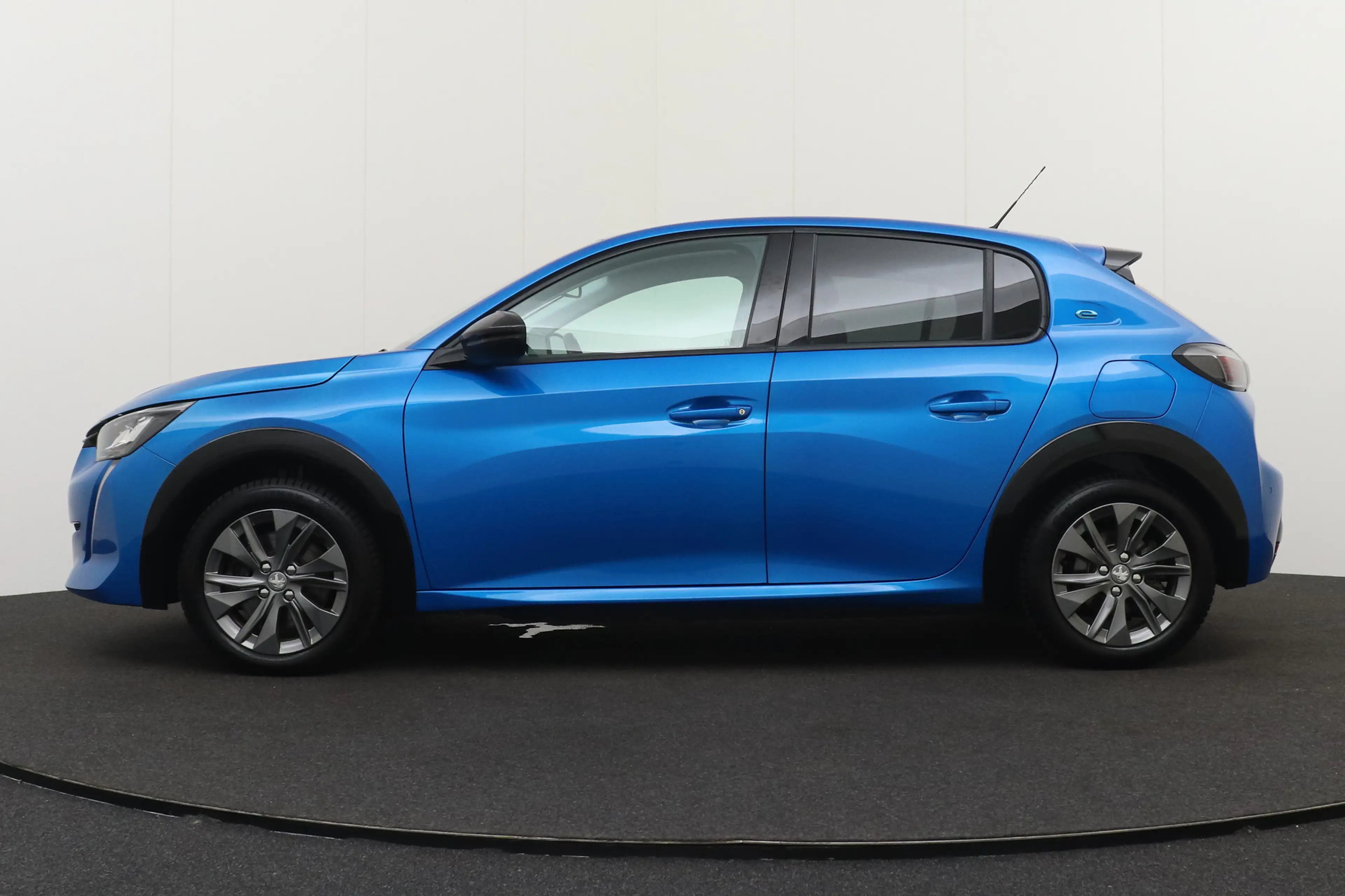 Peugeot e-208 EV Allure 50 kWh (93%SOH) Half-Leder Camera Climat — photo 6