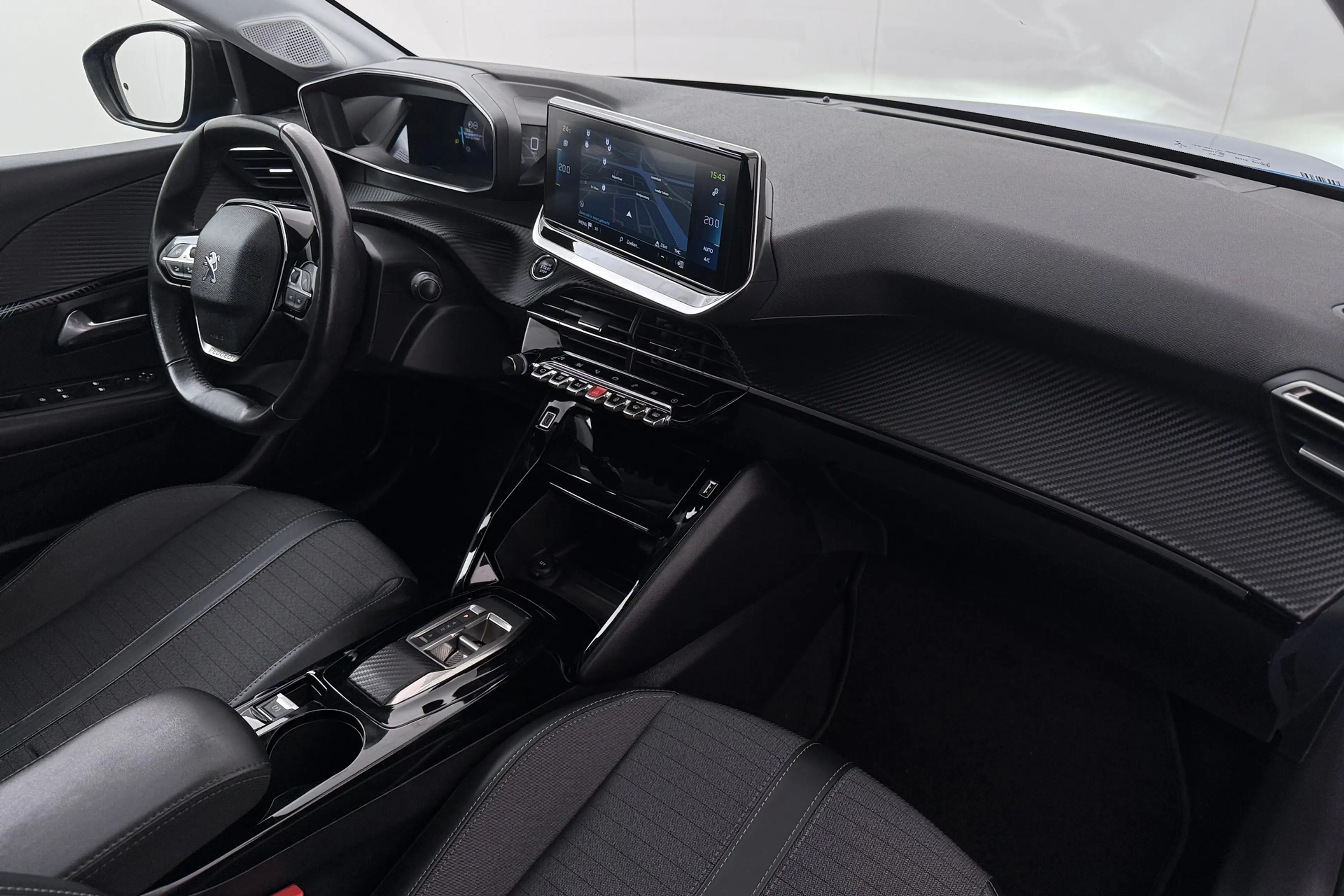 Peugeot e-208 EV Allure 50 kWh (93%SOH) Half-Leder Camera Climat — photo 14