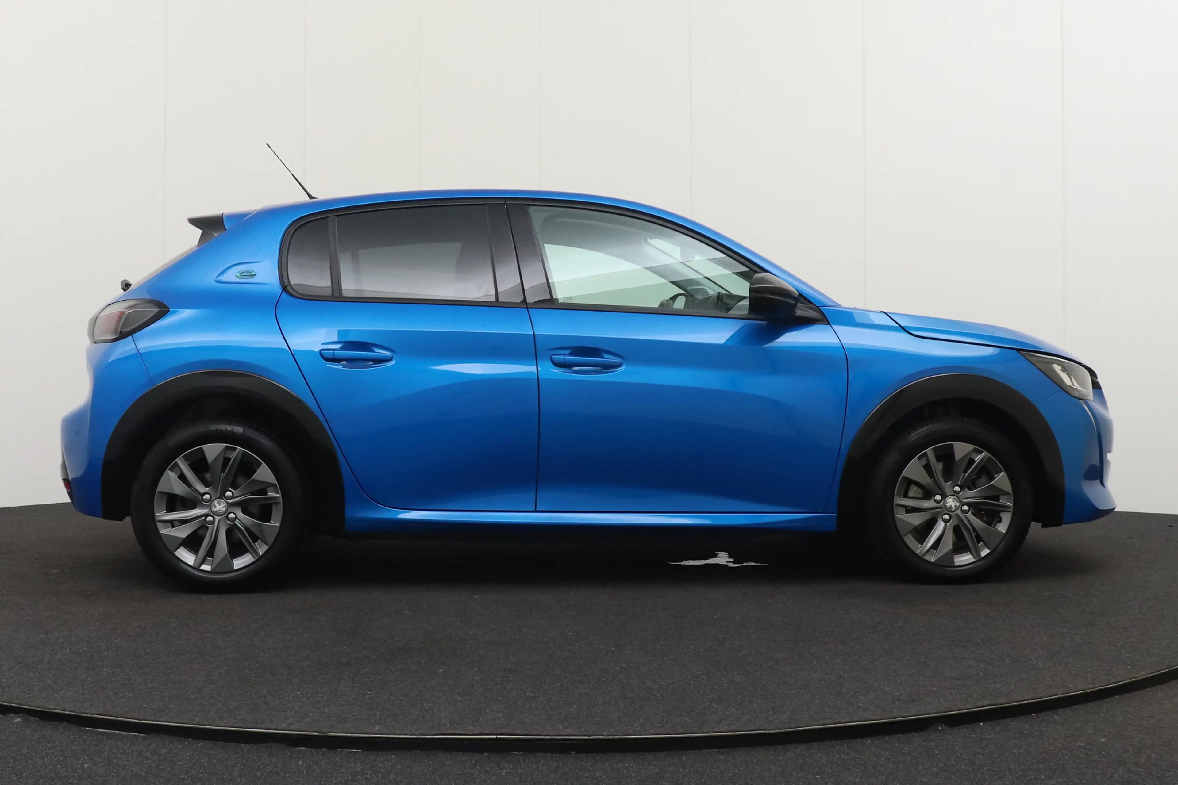 Peugeot e-208 EV Allure 50 kWh (93%SOH) Half-Leder Camera Climat — photo 7