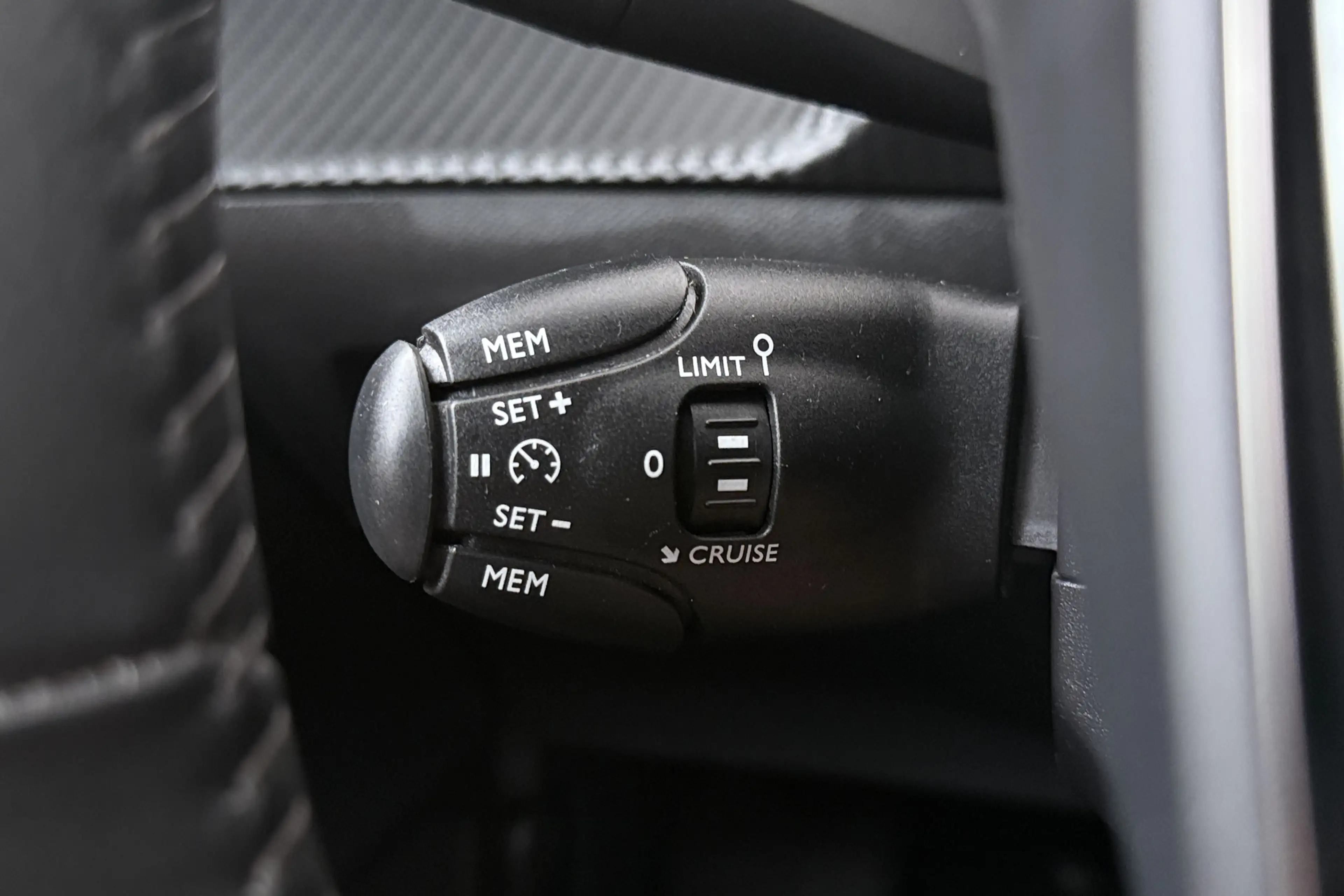 Peugeot e-208 EV Allure 50 kWh (93%SOH) Half-Leder Camera Climat — photo 19