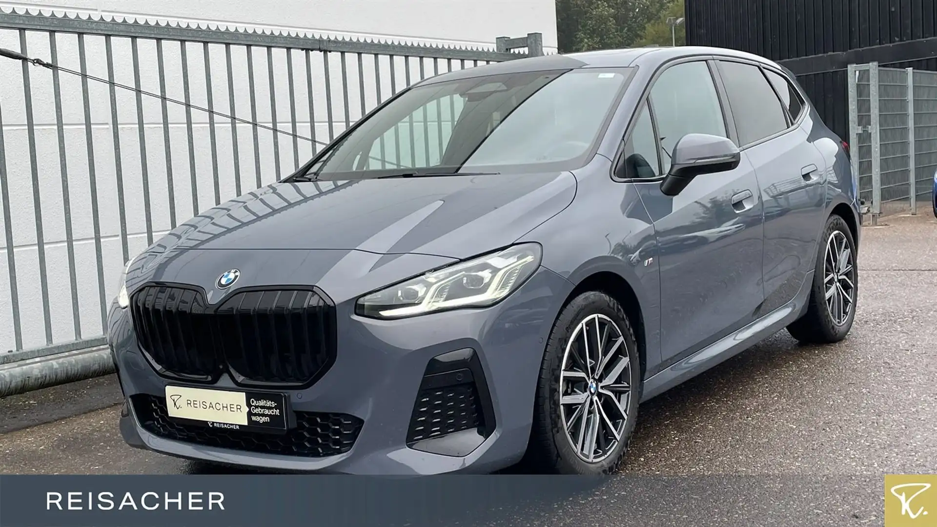 BMW 220 220i A Active Tourer M-Sport,Pano,AHK,HUD,PA+ Grau - 1