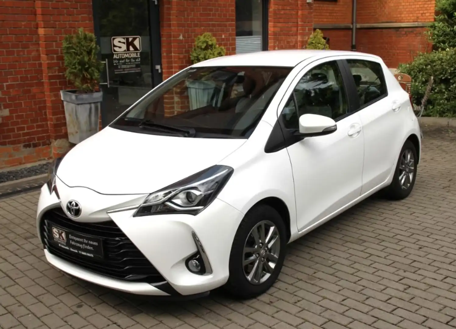 Toyota Yaris Yaris 1,5 VVT-i Hybrid Active Active Weiß - 2