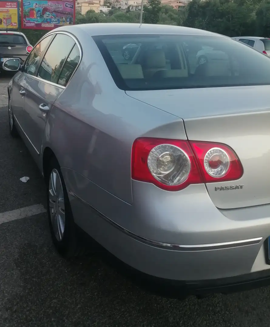 Volkswagen Passat Passat VI 2005 Berlina 2.0 tdi Comfortline Argento - 1