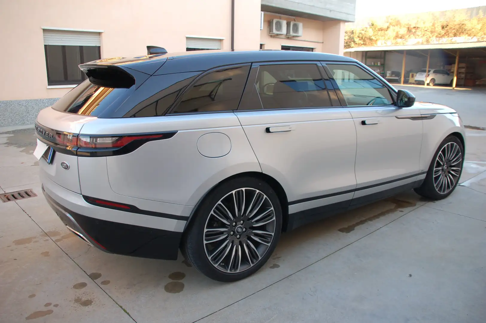 Land Rover Range Rover Velar R Dynamic 3.0 Diesel 300 CV Срібний - 2