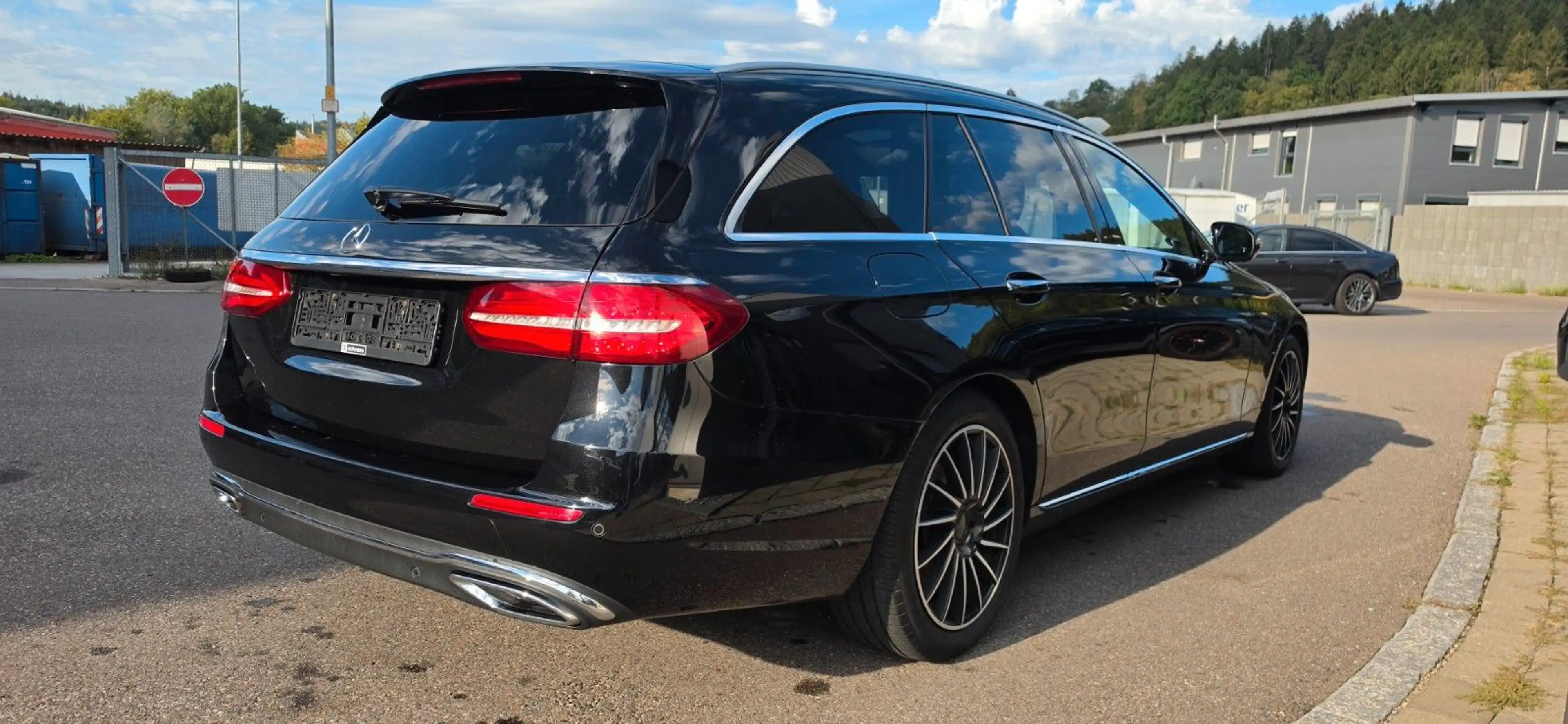 Mercedes-Benz E 350 T-Modell*PANO*WIDESCREEN*AHK*ACC*ASSIST* — photo 5