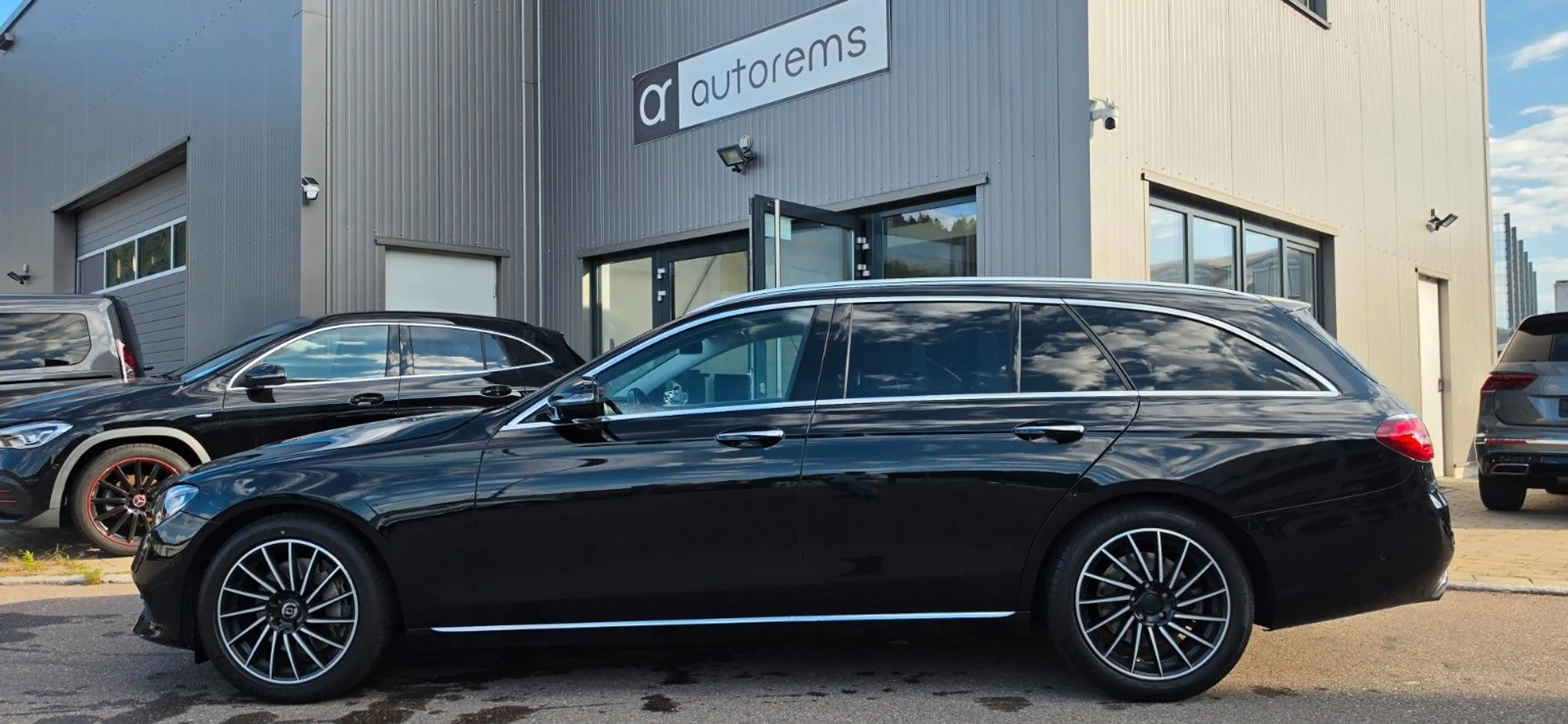 Mercedes-Benz E 350 T-Modell*PANO*WIDESCREEN*AHK*ACC*ASSIST* — photo 8