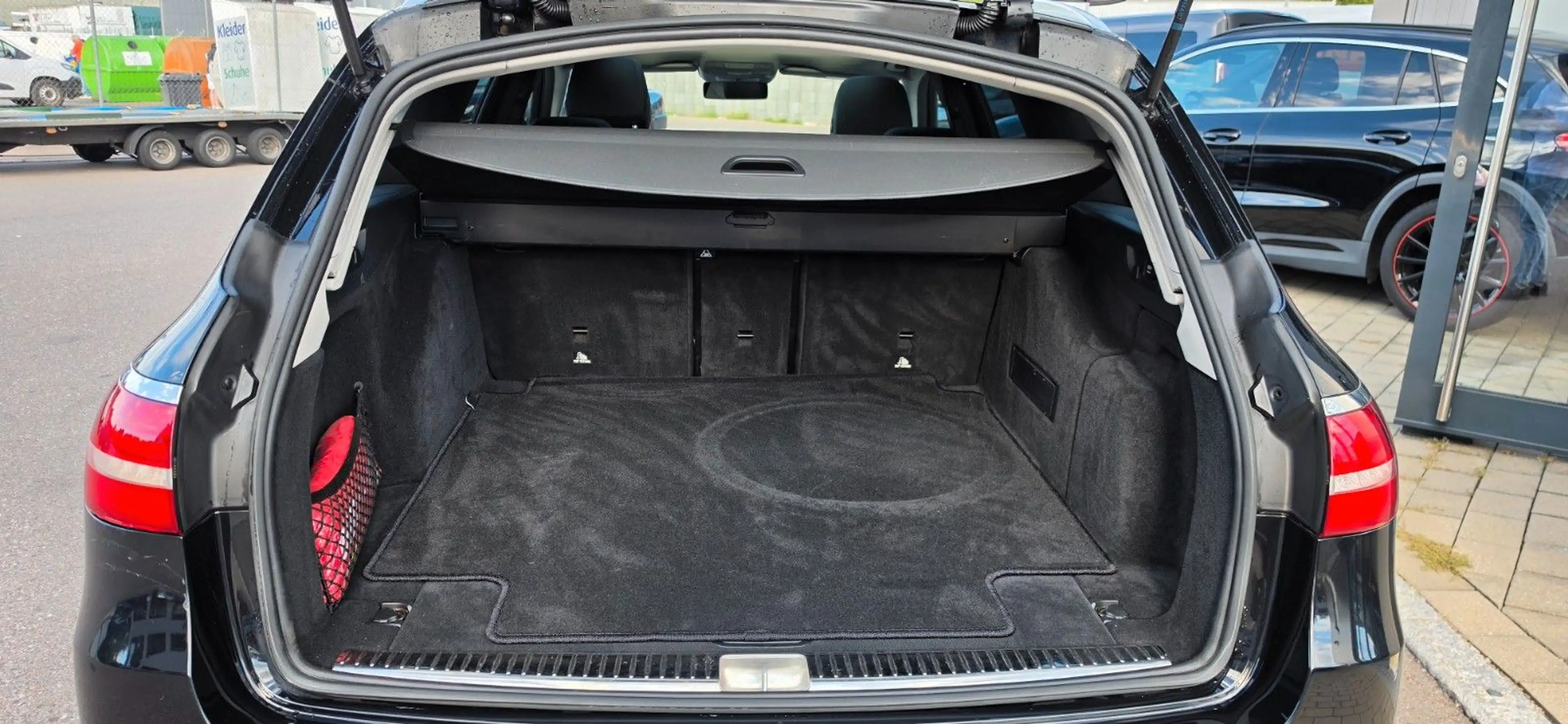 Mercedes-Benz E 350 T-Modell*PANO*WIDESCREEN*AHK*ACC*ASSIST* — photo 14