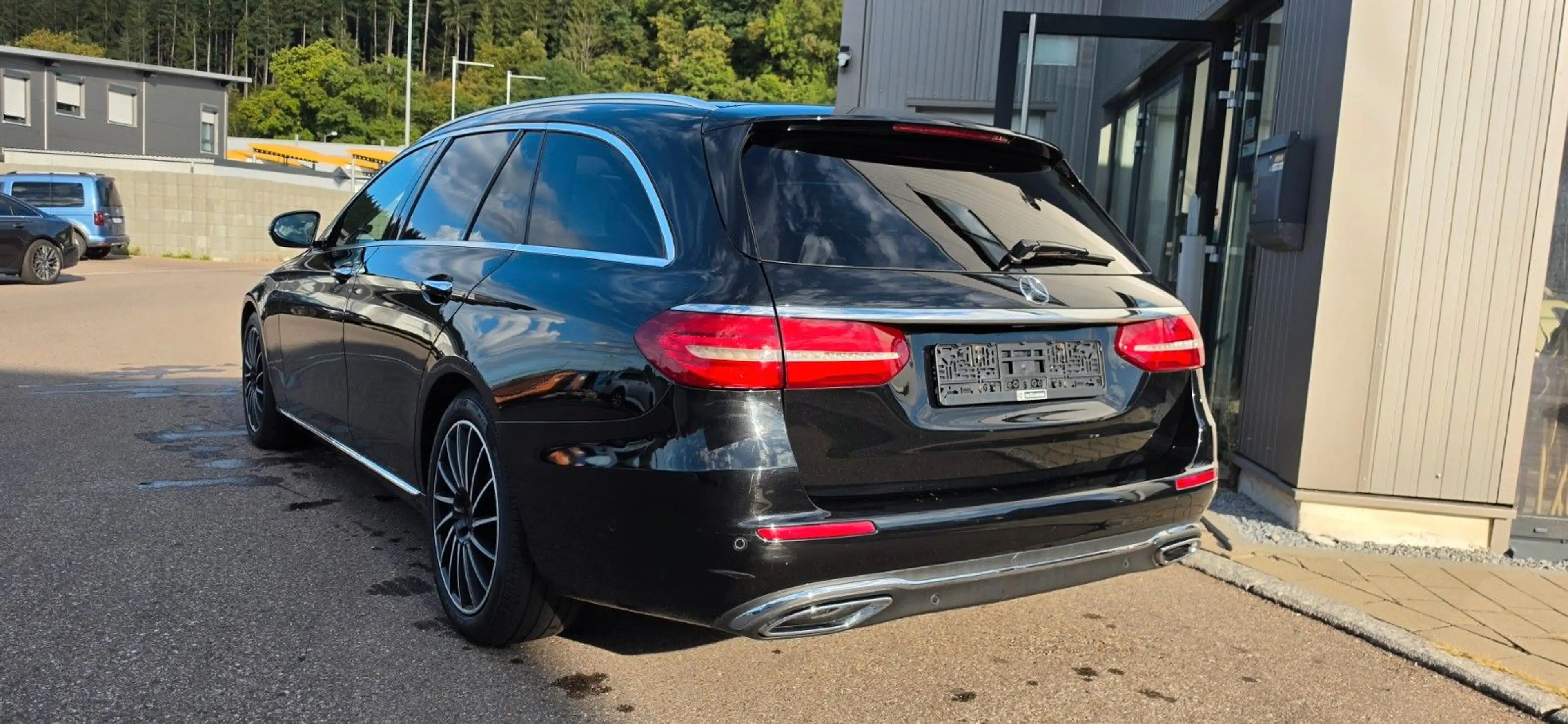 Mercedes-Benz E 350 T-Modell*PANO*WIDESCREEN*AHK*ACC*ASSIST* — photo 7