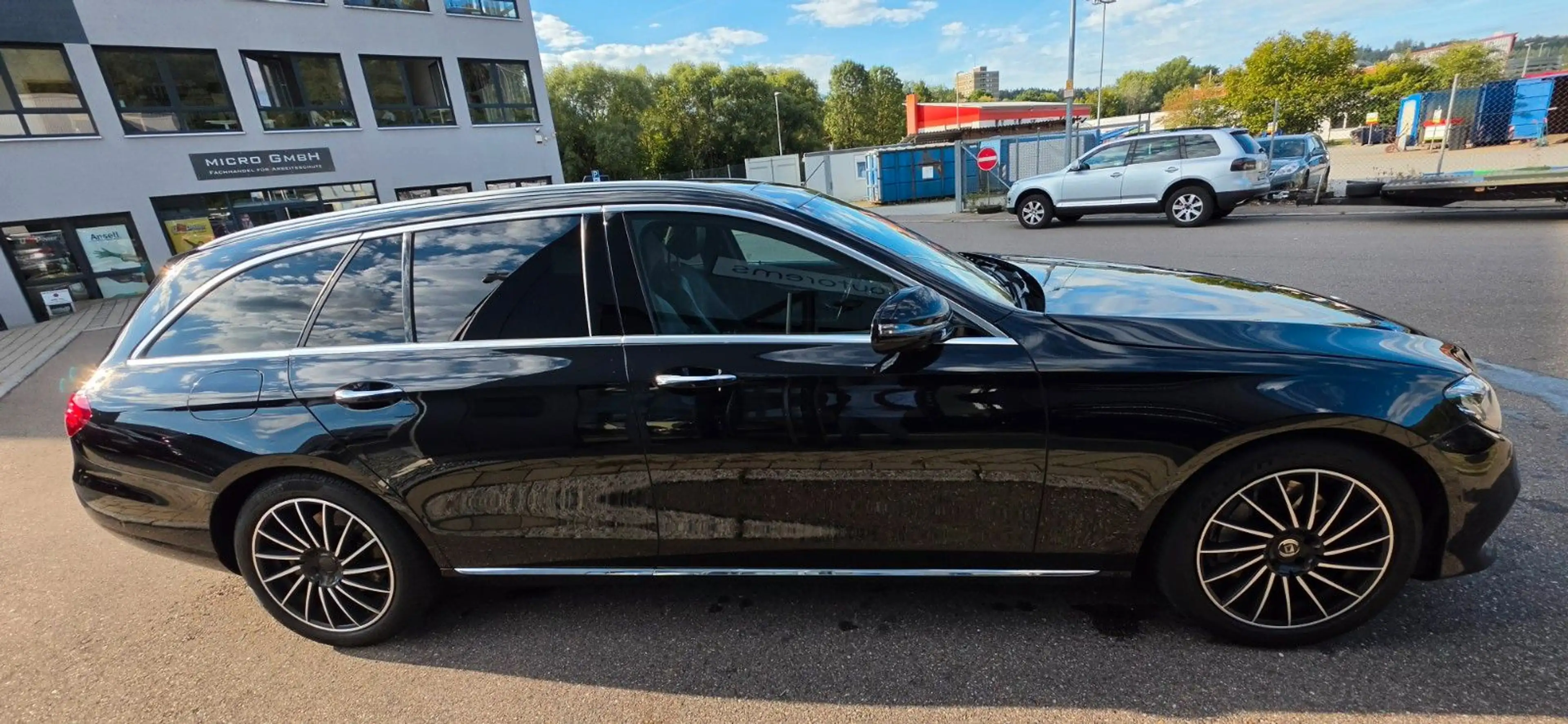 Mercedes-Benz E 350 T-Modell*PANO*WIDESCREEN*AHK*ACC*ASSIST* — photo 4