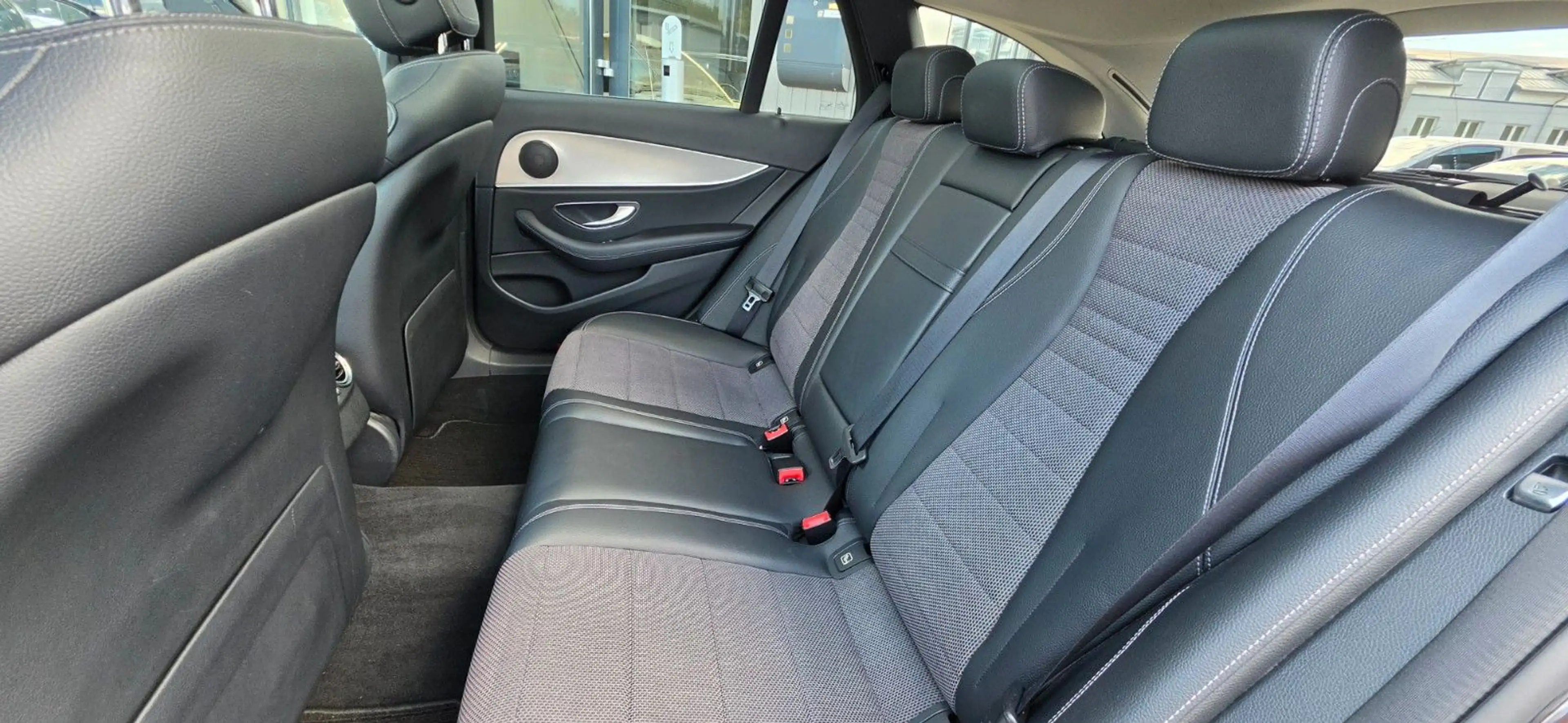 Mercedes-Benz E 350 T-Modell*PANO*WIDESCREEN*AHK*ACC*ASSIST* — photo 12