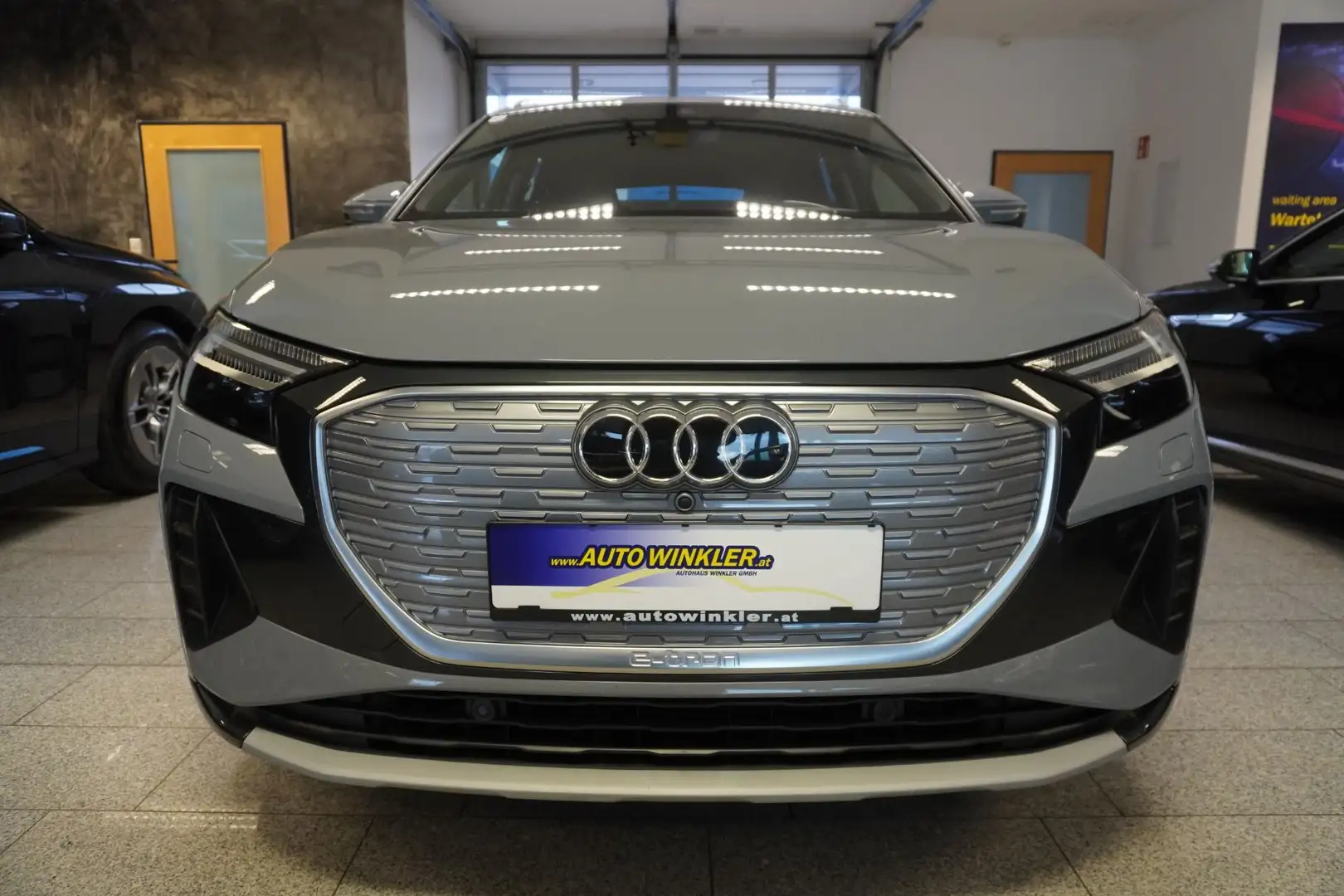 Audi Q4 e-tron 50 quattro 77KWh Matrix LED/Navi Grau - 2